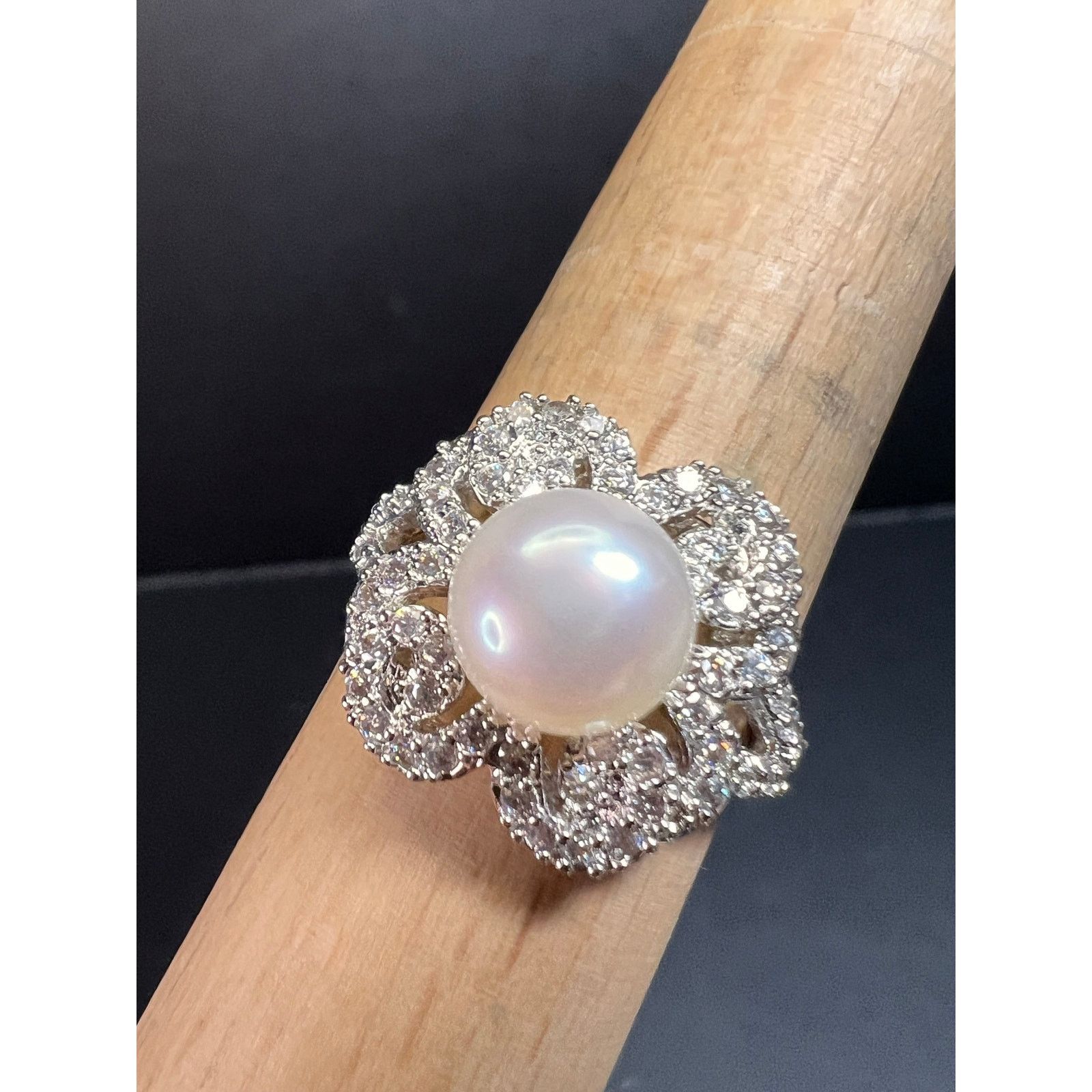 Other Freshwater pearl and Cz cocktail ring size 9 Size ONE SIZE - 1 Thumbnail