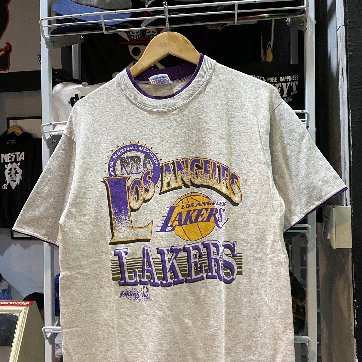 NBA Vintage L.A Lakers Big Logo Tshirt By Trench Size US L / EU 52-54 / 3 - 3 Thumbnail
