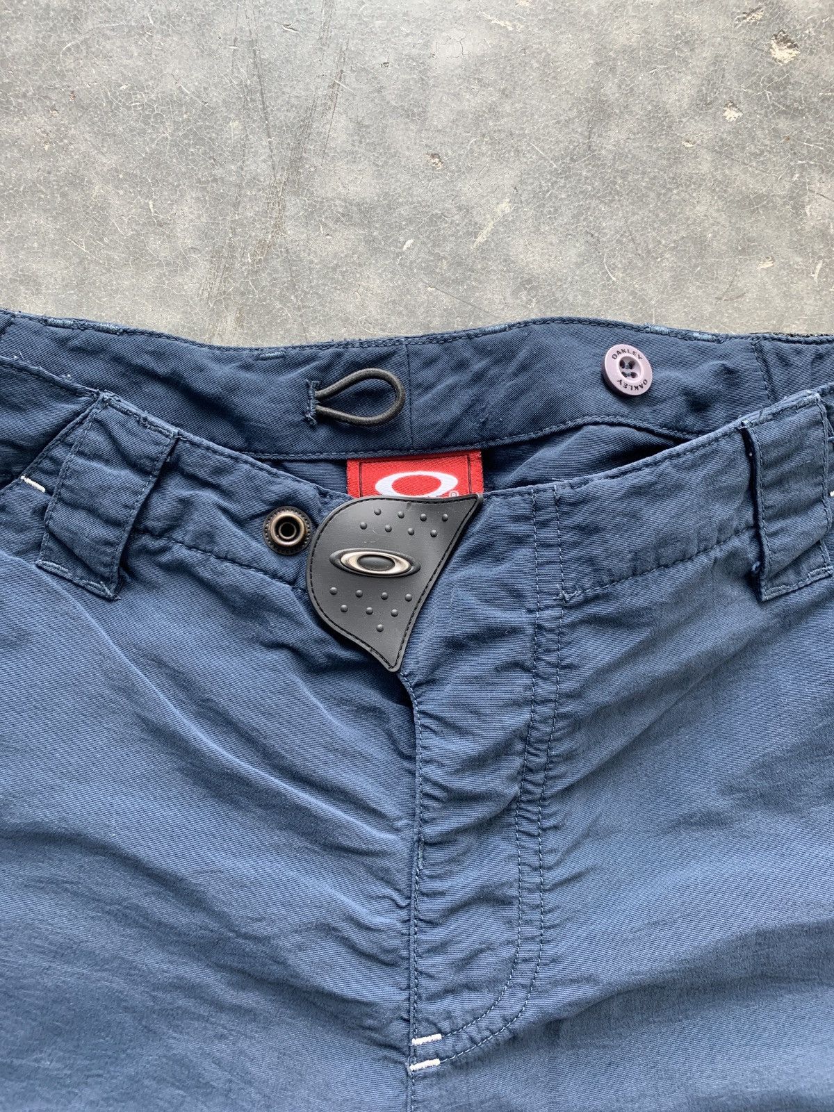 Oakley × Vintage Vintage Y2K Oakley Shorts Size US 30 / EU 46 - 4 Thumbnail