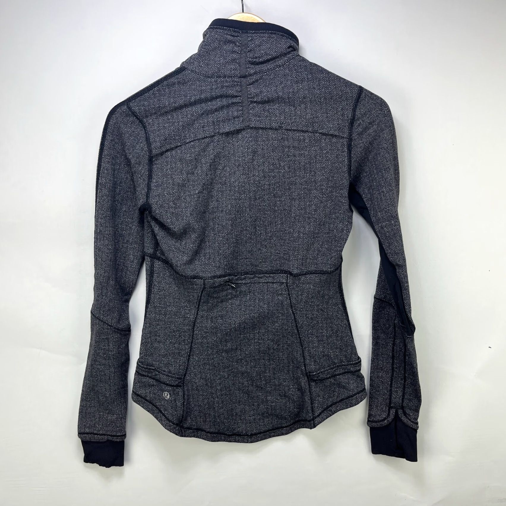 Lululemon Lululemon Base Runner 1/2 Zip Jacket Women US 9 Black Herringbone Nylon Size ONE SIZE - 7 Thumbnail