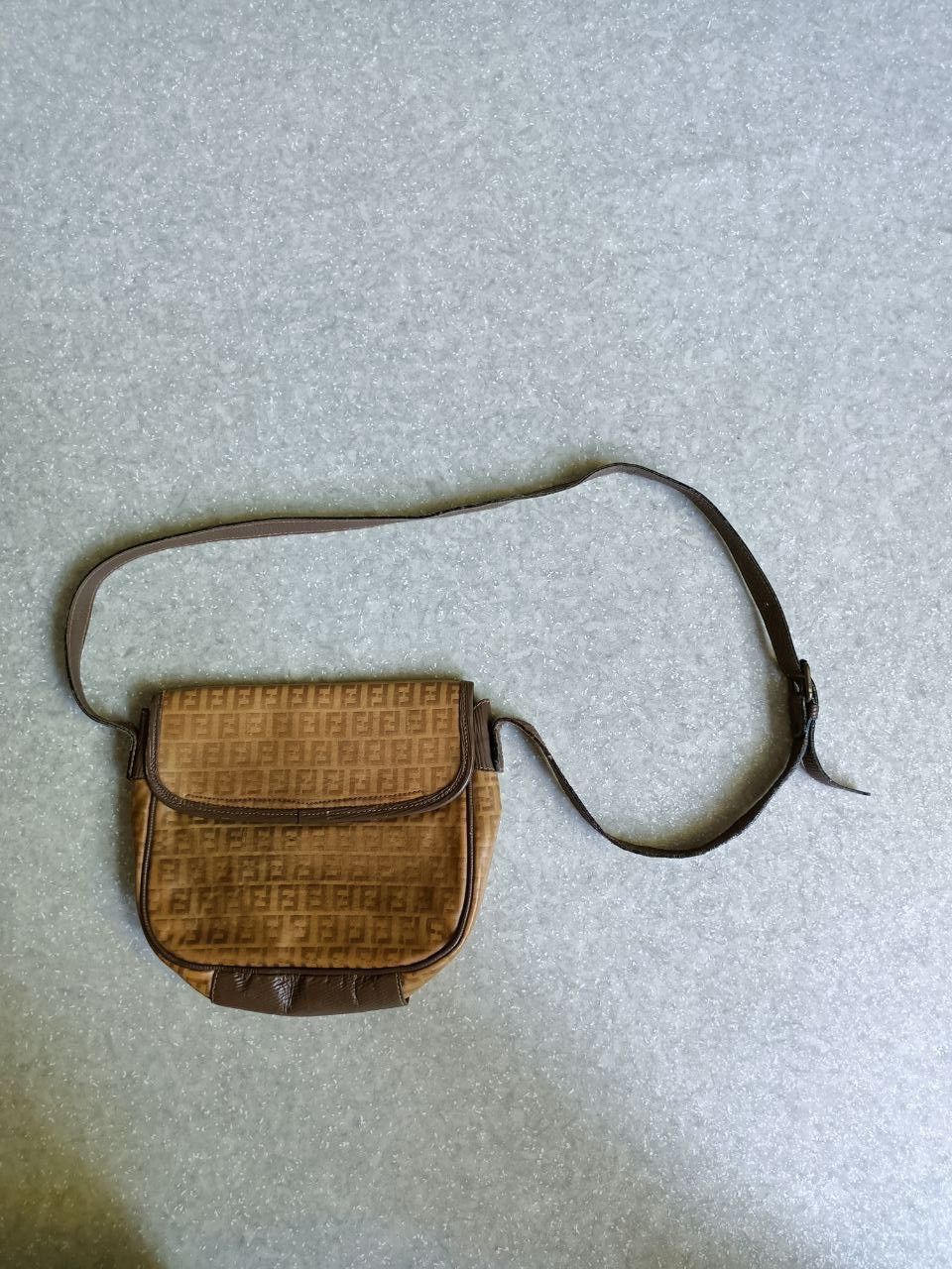 Fendi 💥Rare💥Authentic Fendi Roma Crossbody monogram bag Size ONE SIZE - 2 Thumbnail