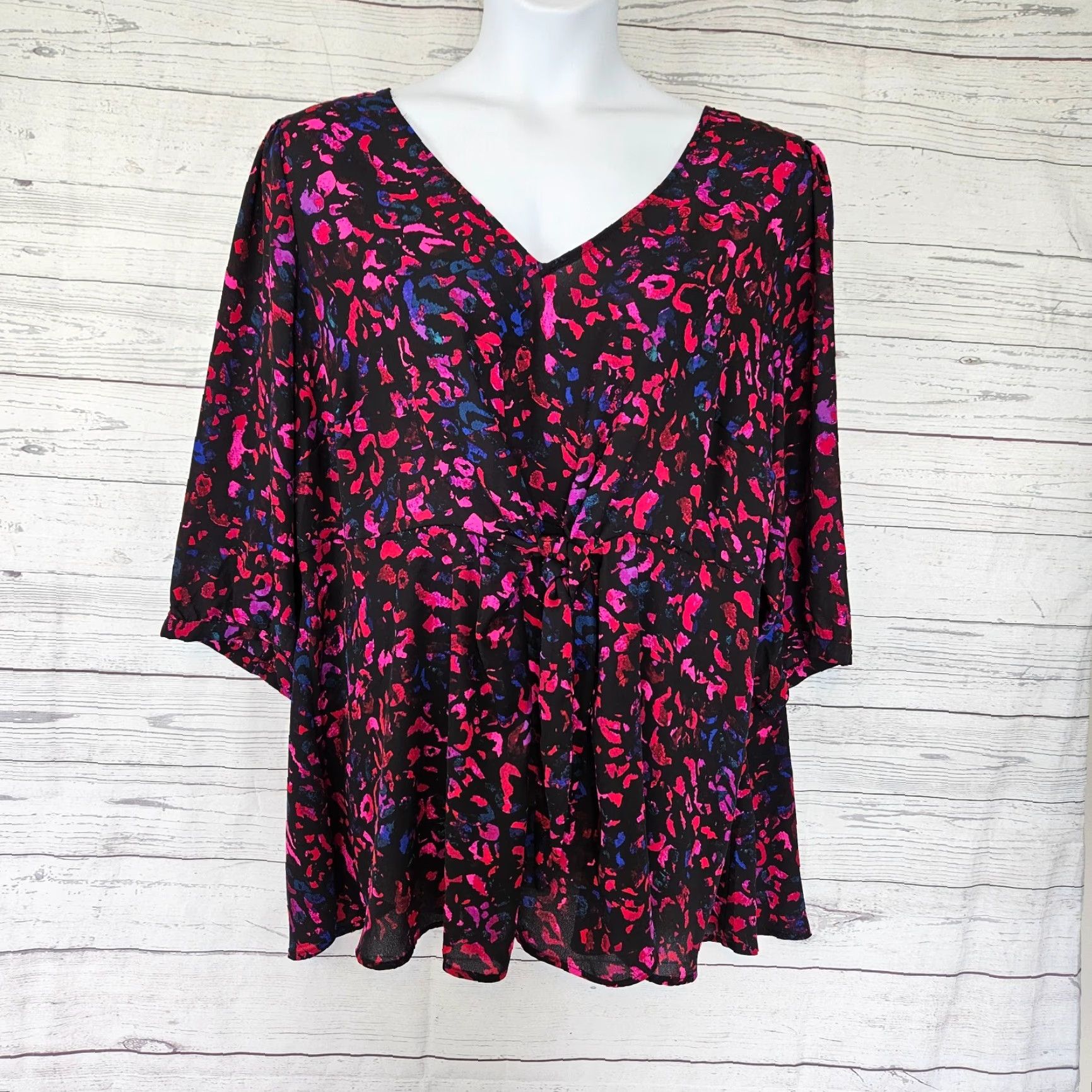 Torrid Torrid Womens Top Blouse 4X Black Pink 3/4 Sleeve V-Neck Womens Size XXL / US 16-18 / IT 52-54 - 2 Thumbnail