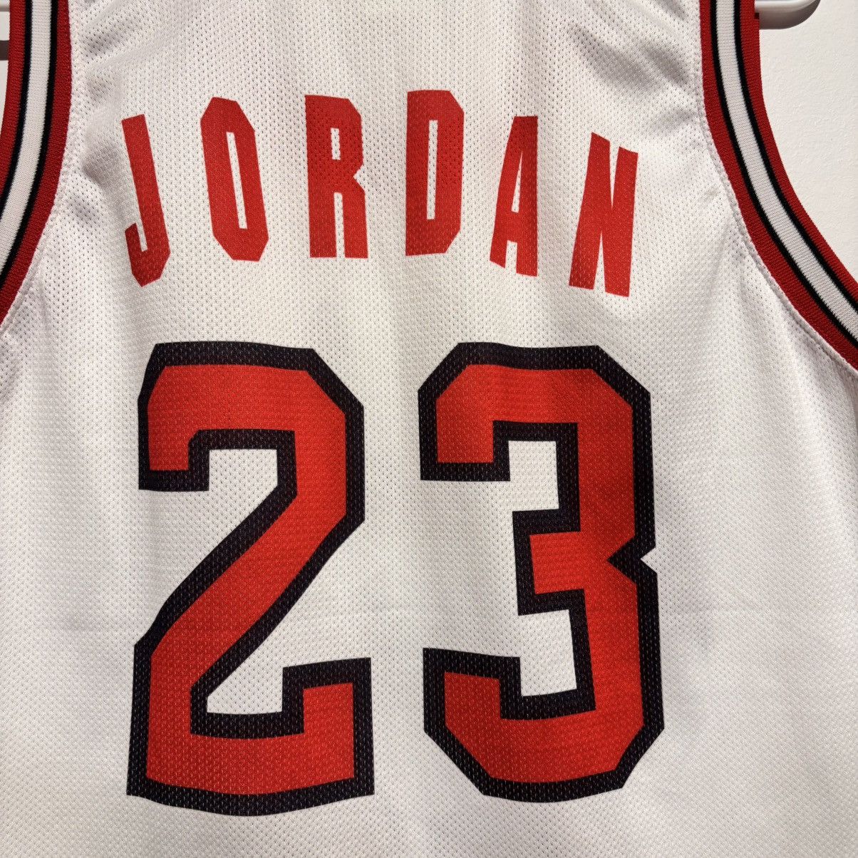Champion MICHAEL JORDAN CHICAGO BULLS WHITE CHAMPION JERSEY 90s RARE Size US L / EU 52-54 / 3 - 7 Thumbnail