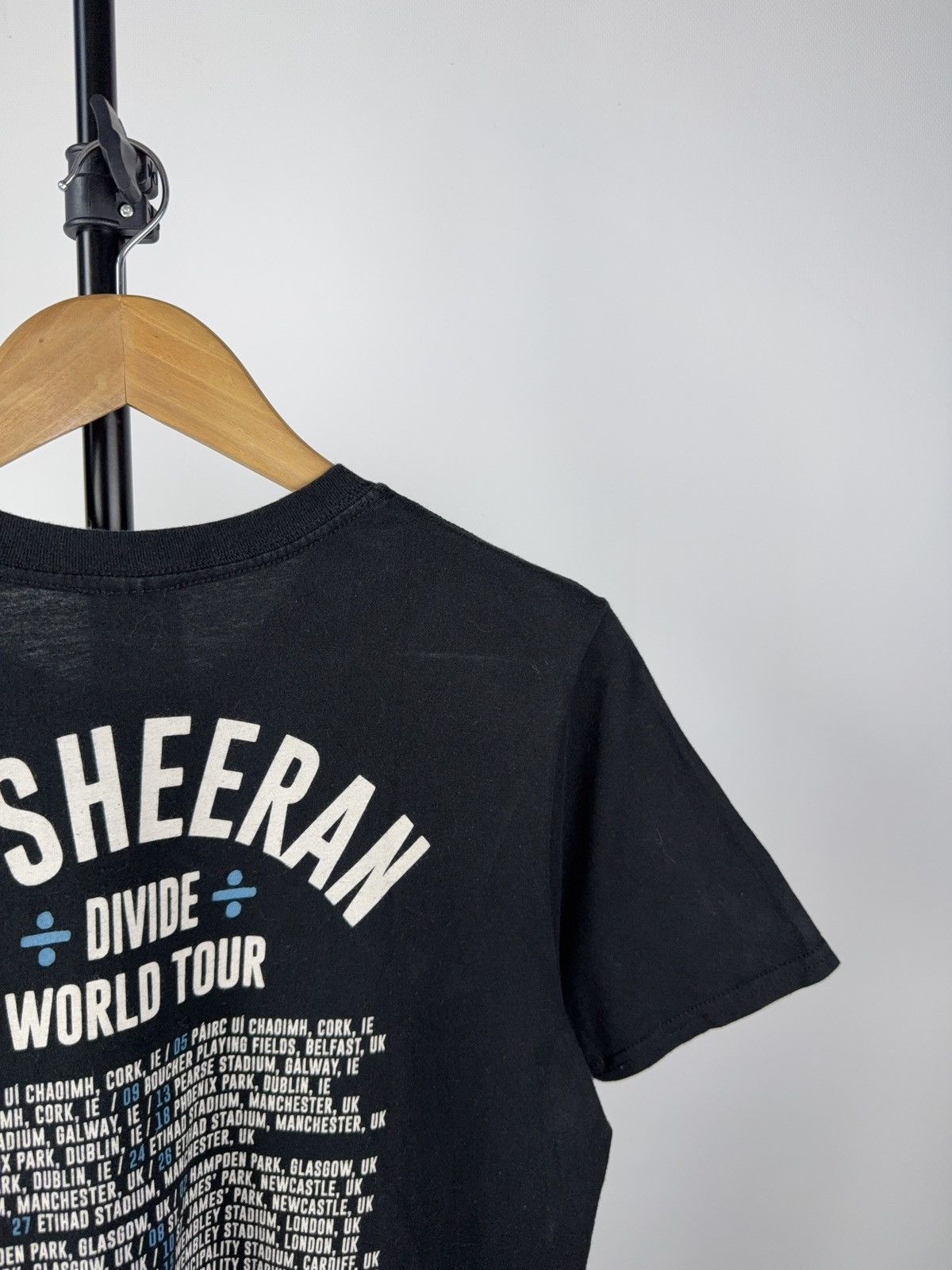 Band Tees × Vintage Ed Sheeran Divide World Tour T-Shirt Black Gildan M Size US M / EU 48-50 / 2 - 7 Thumbnail