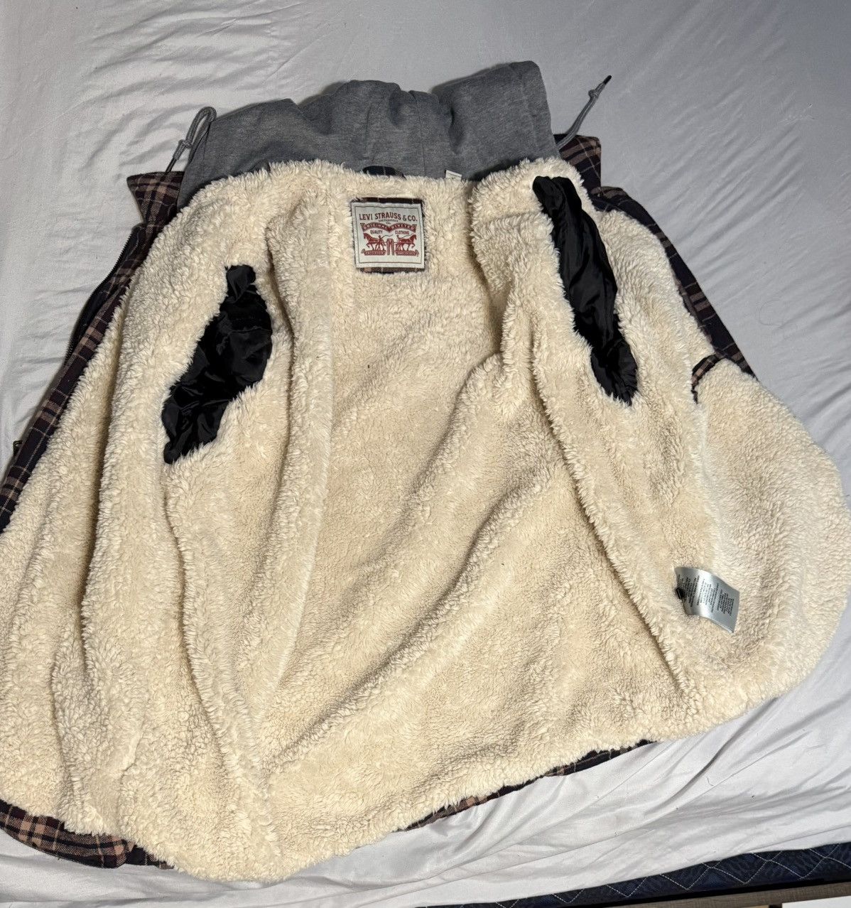 Levi's Vintage Clothing Levi's Men's Cotton Shirt Jacket with Soft Faux Fur Lining Size US M / EU 48-50 / 2 - 3 Thumbnail