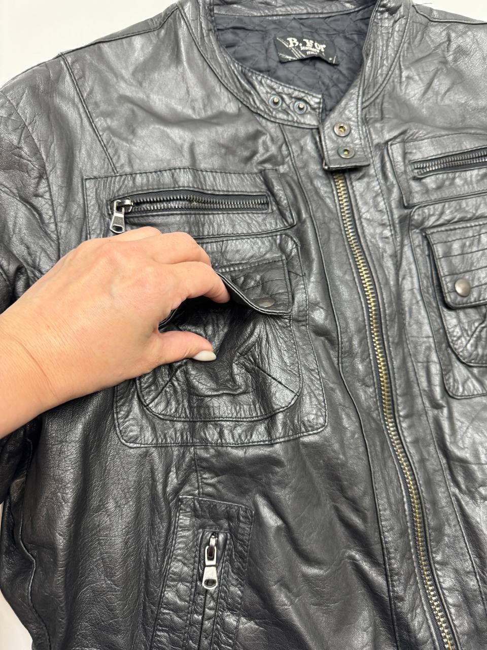 Vintage Vintage leather biker jacket for men Size US L / EU 52-54 / 3 - 5 Thumbnail