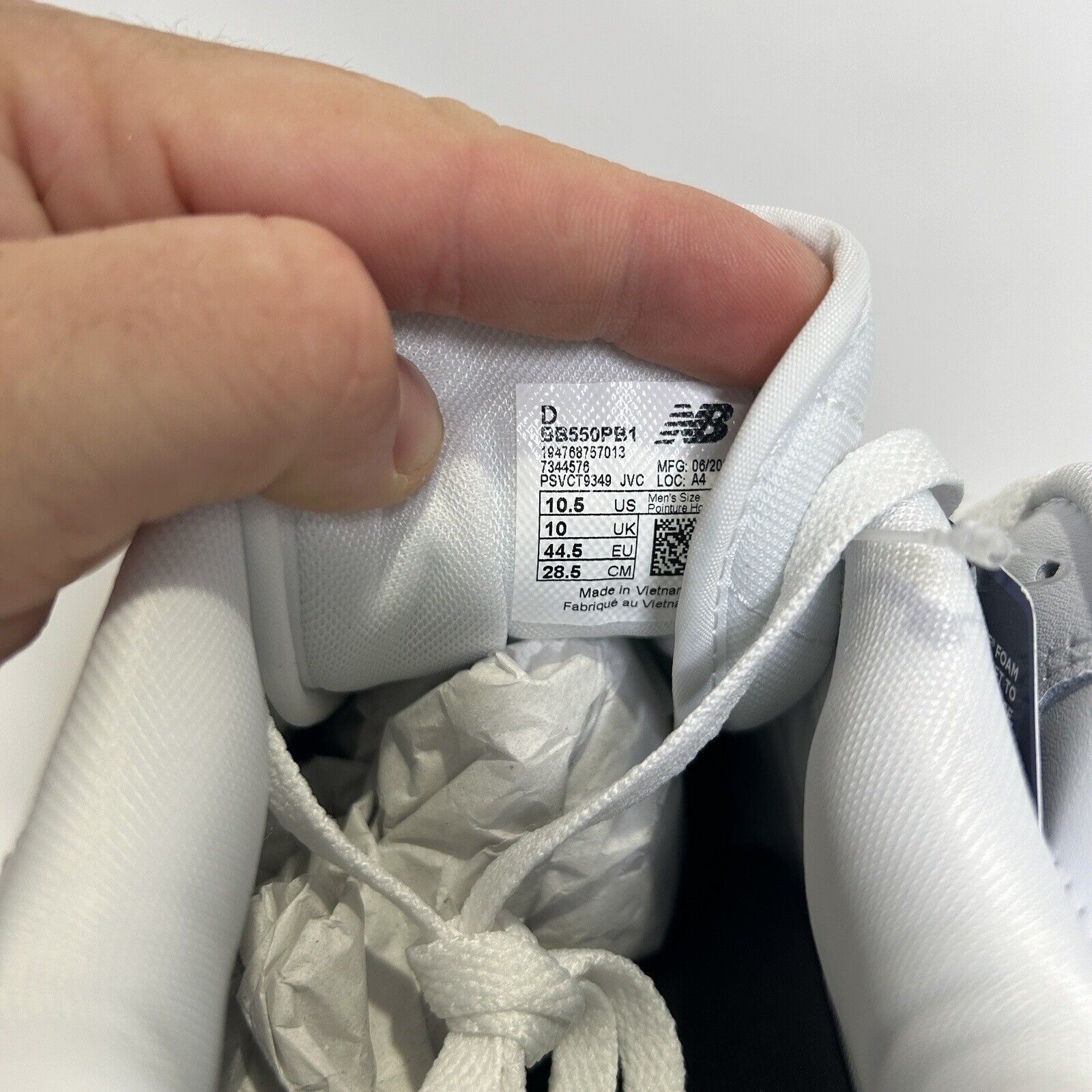 New Balance New Balance 550 “White Grey” 2024 Size US 10.5 / EU 43-44 - 6 Thumbnail