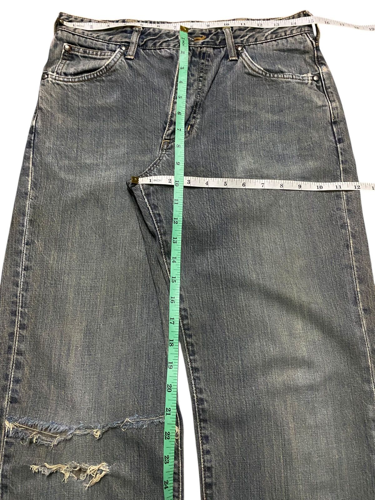 Wrangler Wrangler Authentic Western geams Distressed Loose Jeans Size US 30 / EU 46 - 11 Thumbnail