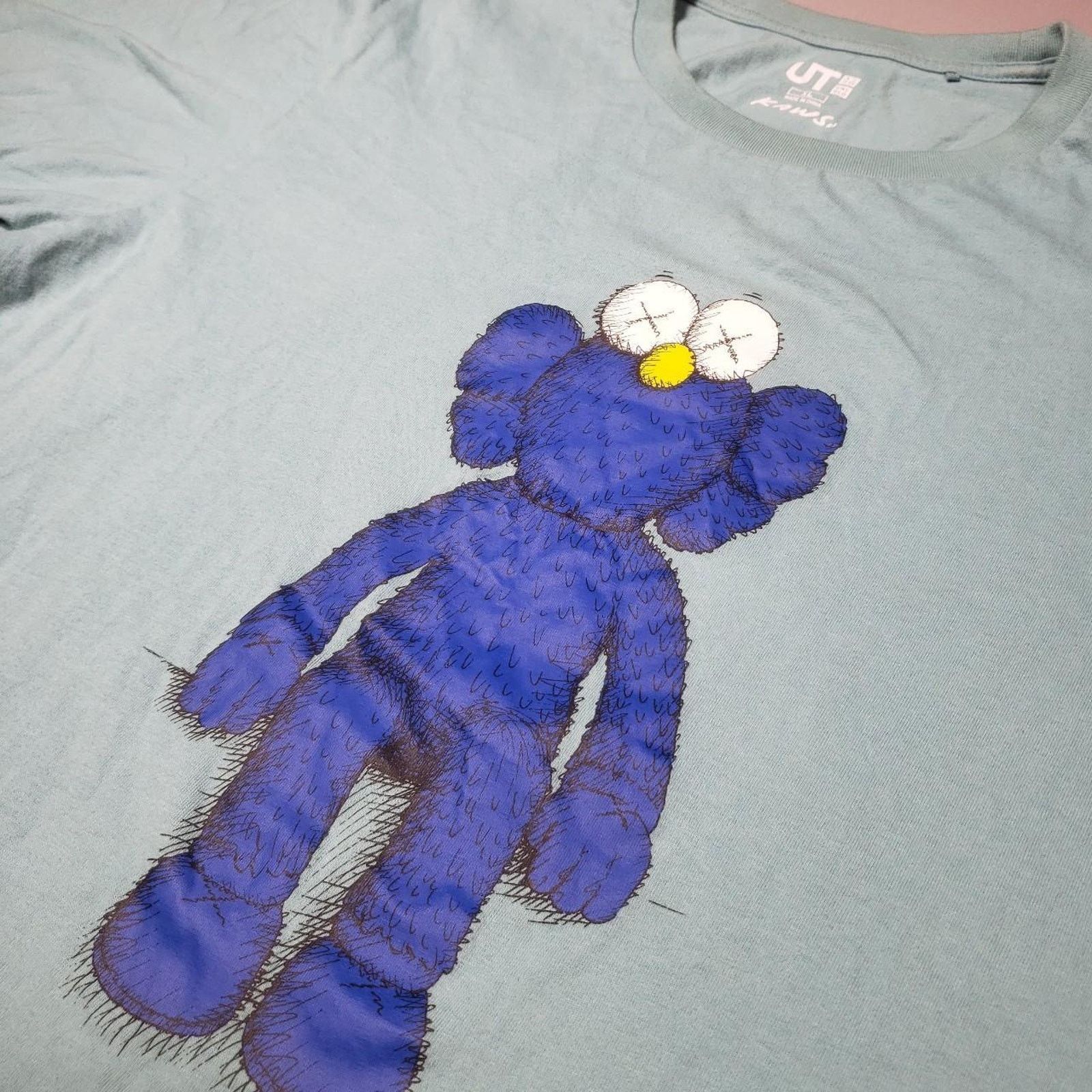 Uniqlo Uniqlo Kaws BFF Graphic tee Mens XL Size US XL / EU 56 / 4 - 2 Thumbnail