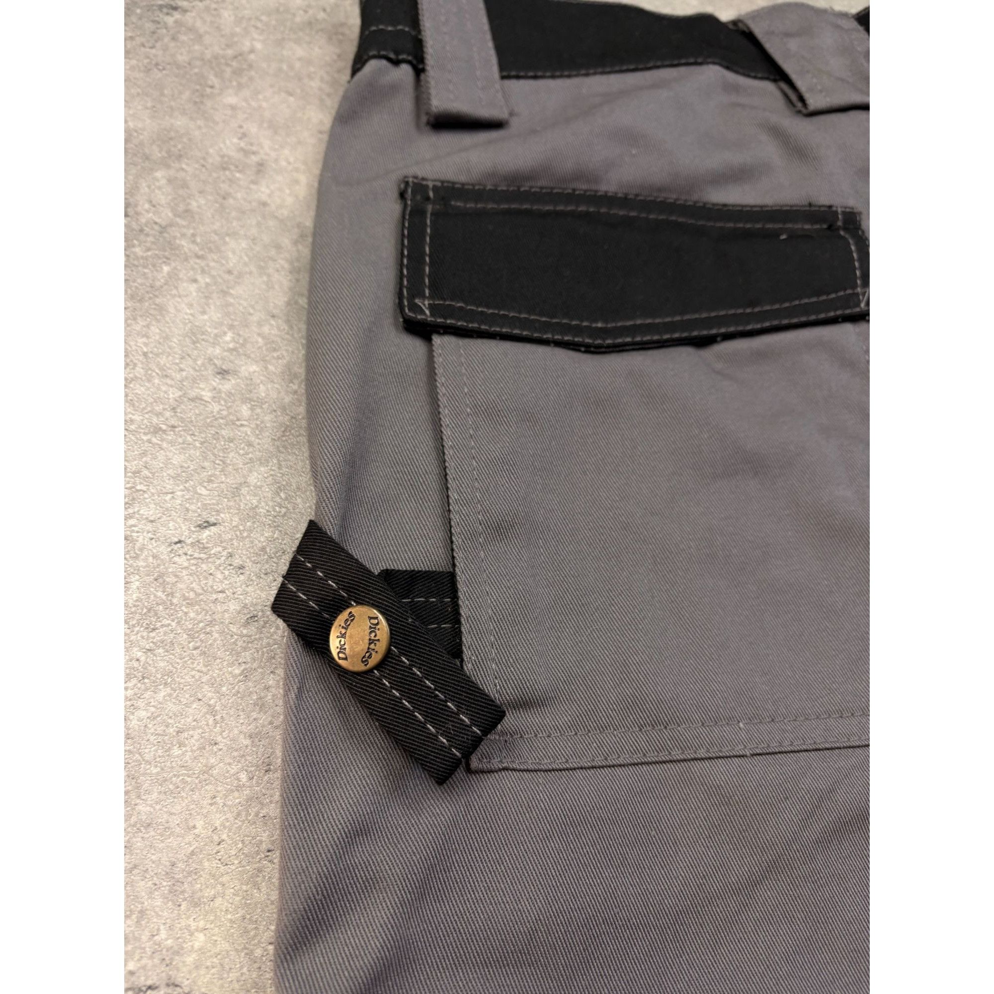 Dickies Dickies Cargo Work Shorts Grey Black Two-Tone Utility Gorpco Size US 32 / EU 48 - 3 Thumbnail