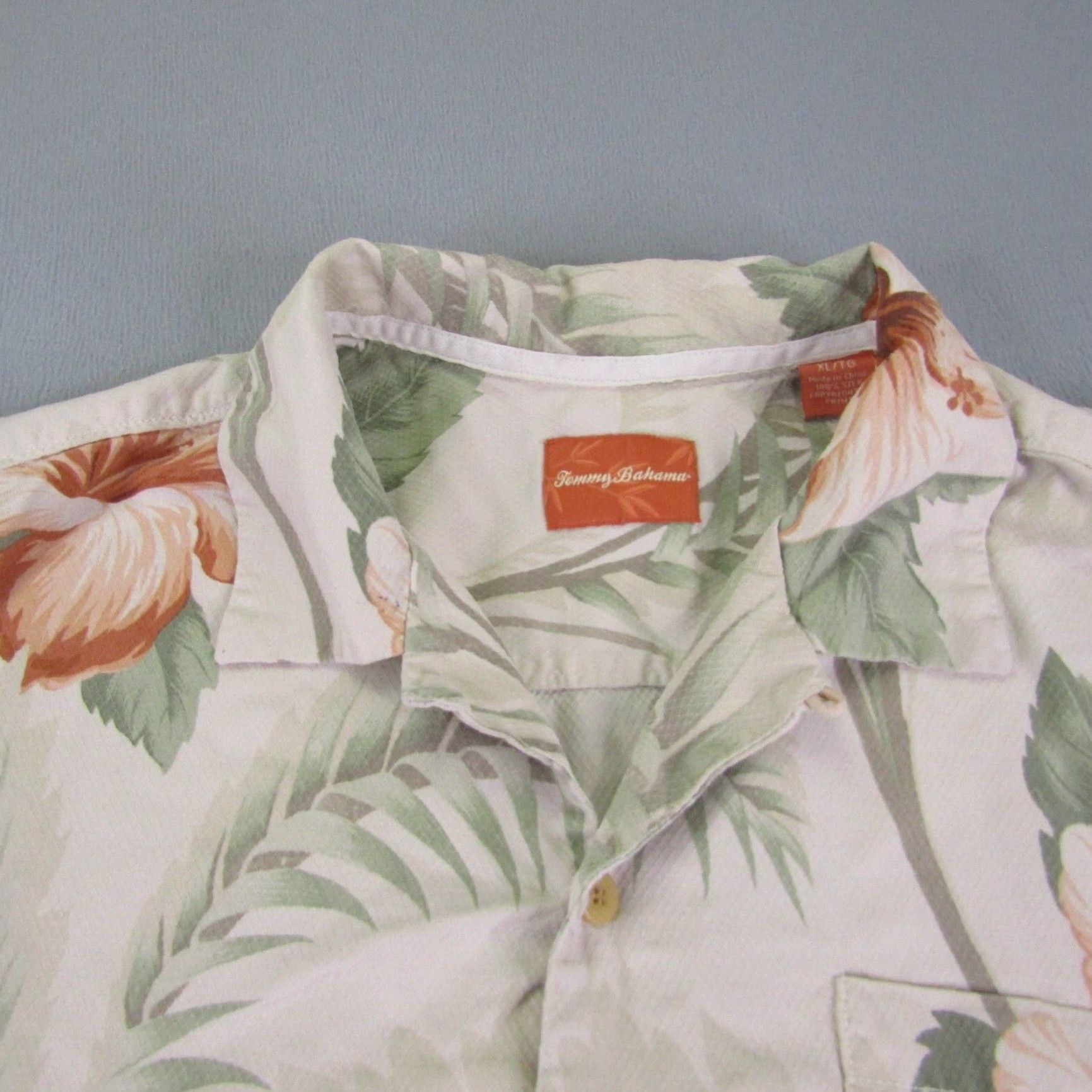 Tommy Bahama VINTAGE Tommy Bahama Shirt Mens XL Beige Green Hawaiian Floral Loop Collar Camp Silk ^ Size US XL / EU 56 / 4 - 2 Thumbnail