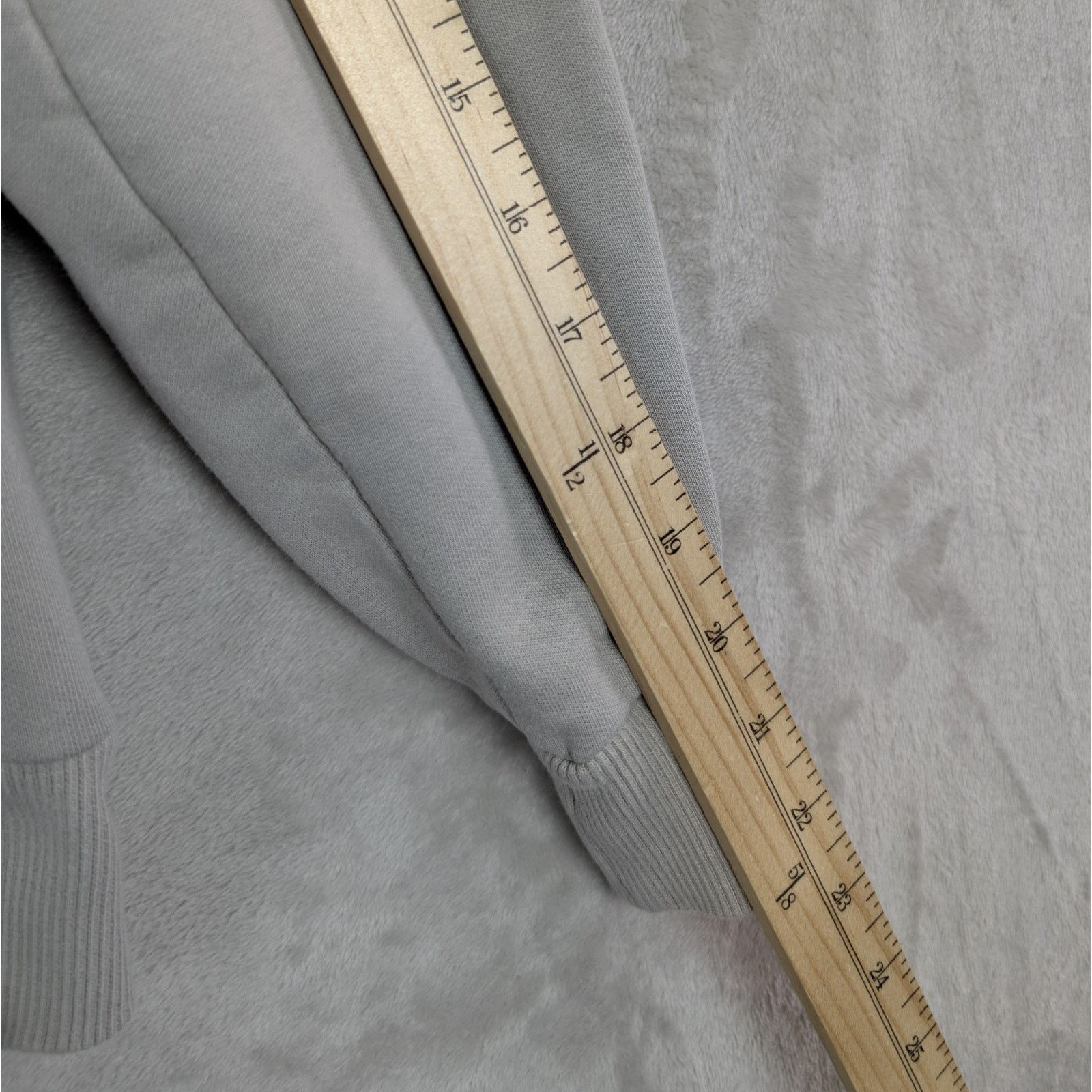 Puma Puma Sweatshirt Y2K Sweatshirt Gray Stitched *flaw* Size US S / EU 44-46 / 1 - 10 Thumbnail