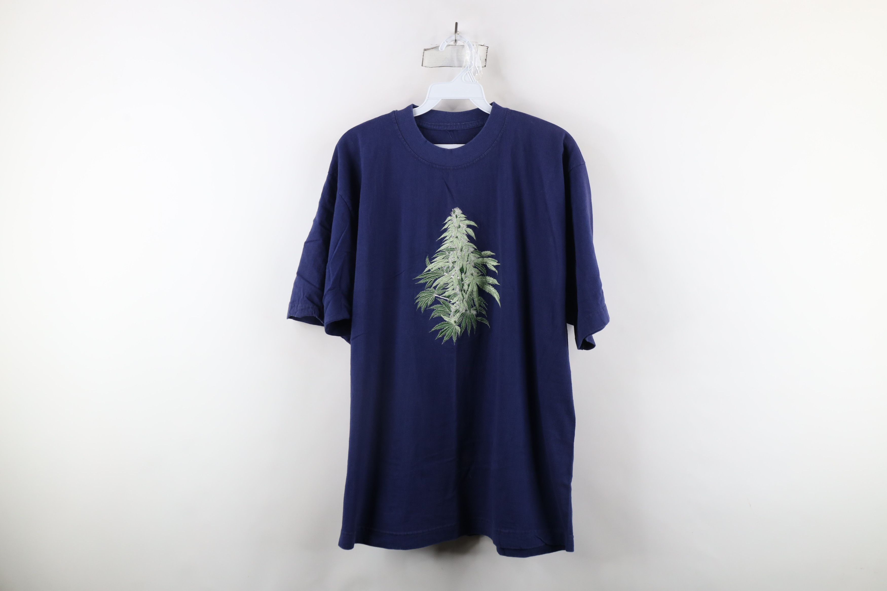 Vintage Vintage 90s Streetwear Cannabis Marijuana Plant T-Shirt Blue Size US L / EU 52-54 / 3 - 1 Thumbnail
