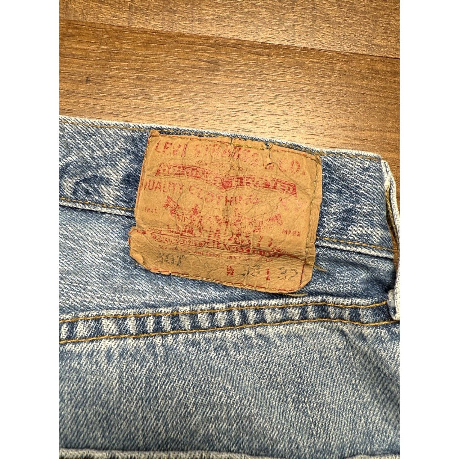 Levi's VINTAGE Levi's 501XX Jeans Mens Regular 32x31 Blue Distressed 5-Pocket Denim Button Fly 90s Y2K USA Cowboy Model Levi's 500 Series Size US 32 / EU 48 - 5 Thumbnail