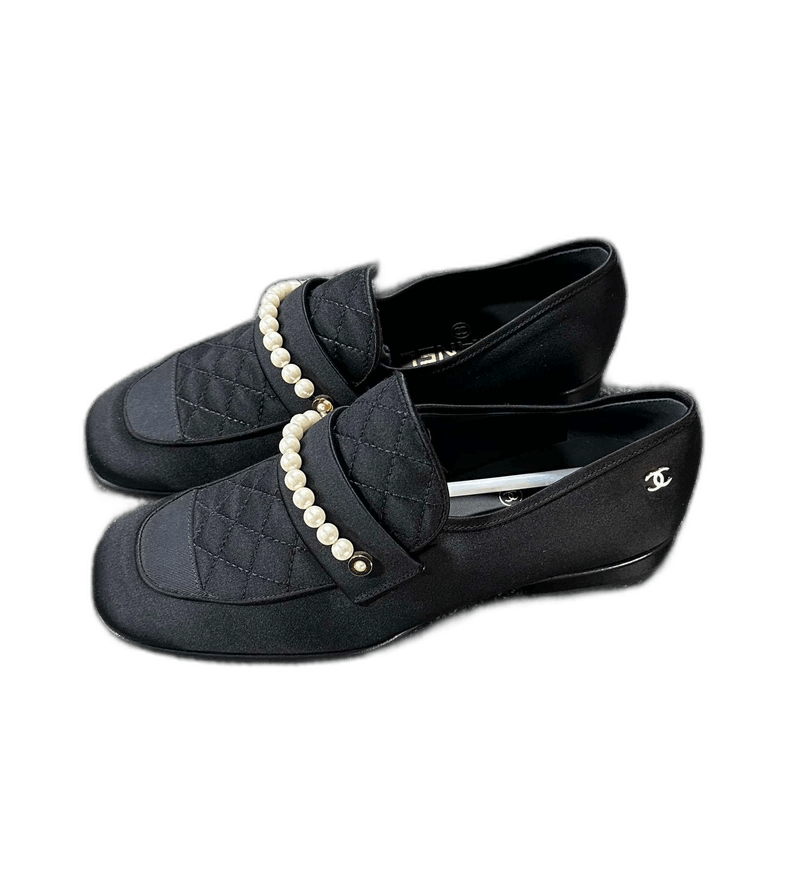 Chanel Chanel Pearl Detail Black Loafers Size US 6 / IT 36 - 1 Thumbnail