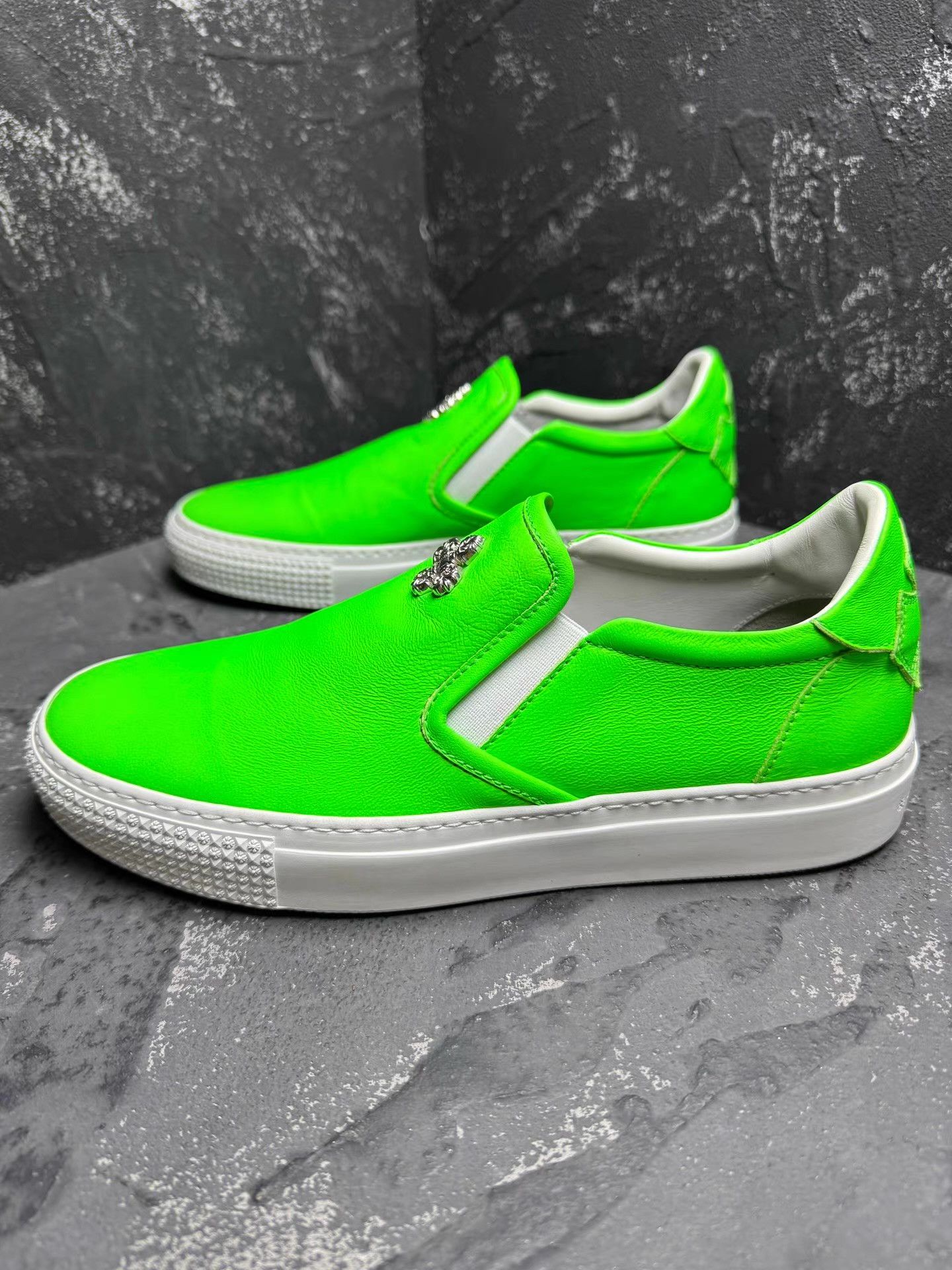 Chrome Hearts Chrome Hearts Fluorescent Green Flame Cross Sneakers Q10 Size US 6 / EU 39 - 1 Thumbnail