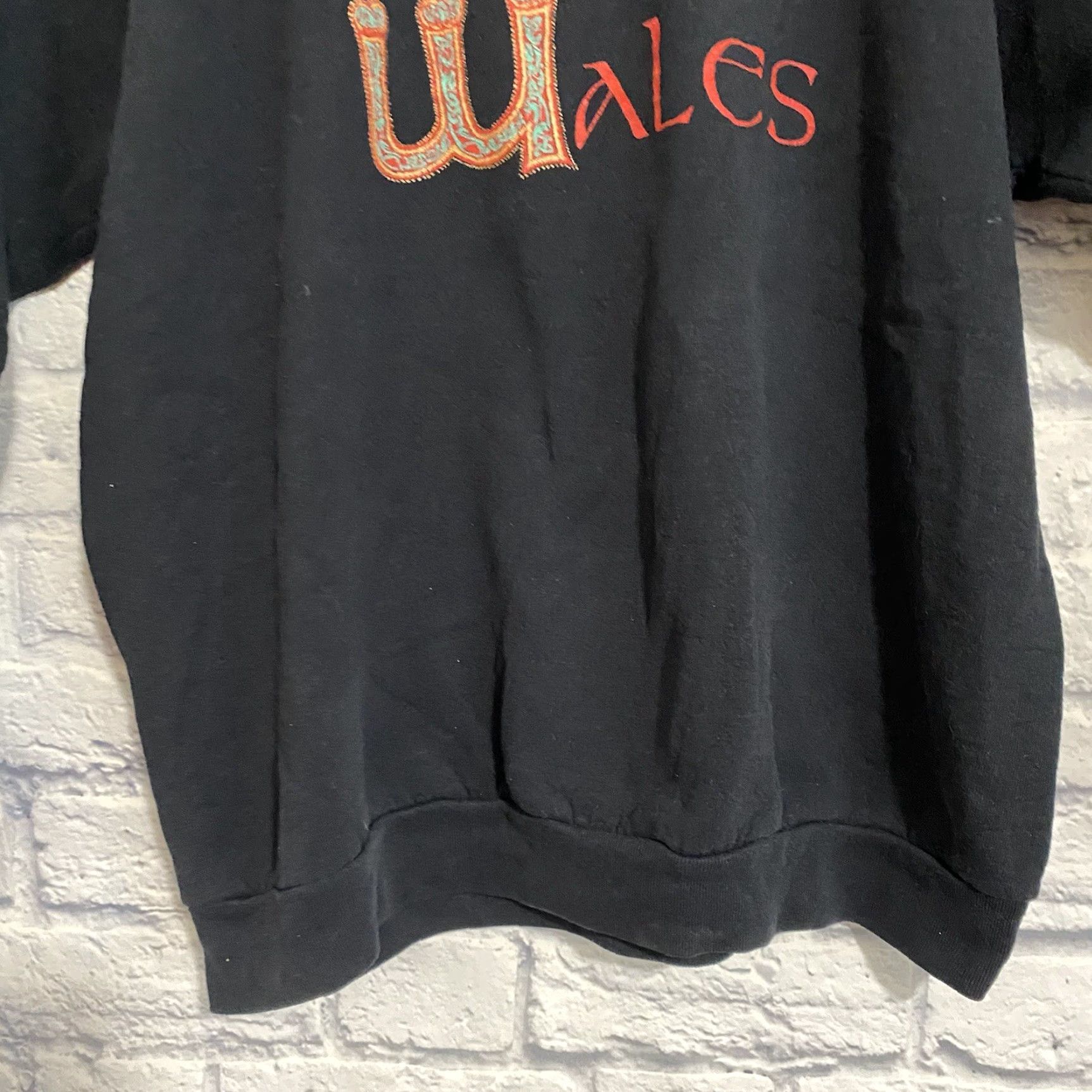 Vintage VINTAGE Cymru Wales Crewneck Sweatshirt UK Pullover Size XL Extra Large Men Black 90s Logo Sweatshirt Size US XL / EU 56 / 4 - 6 Thumbnail