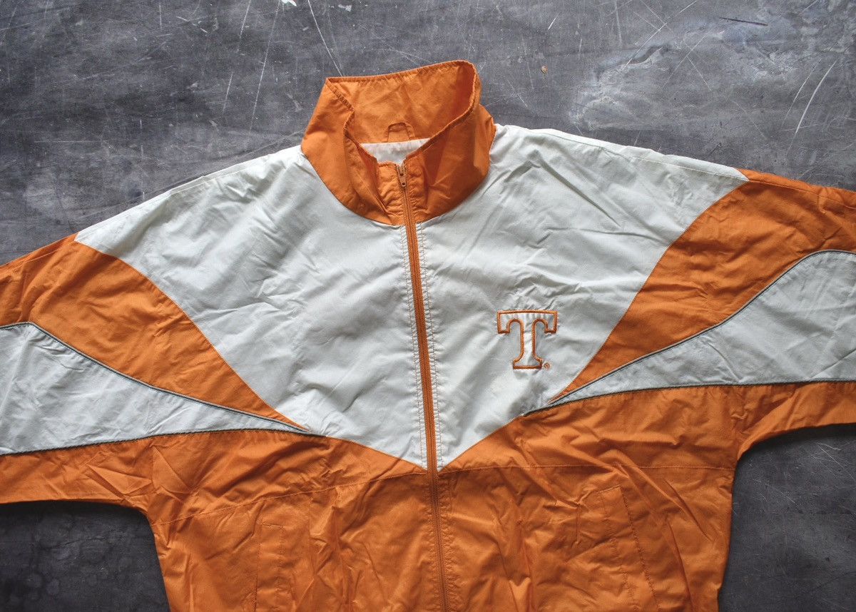 NCAA Vintage 90s University of Tennessee Pro Player Jacket (L) Size US XL / EU 56 / 4 - 3 Thumbnail
