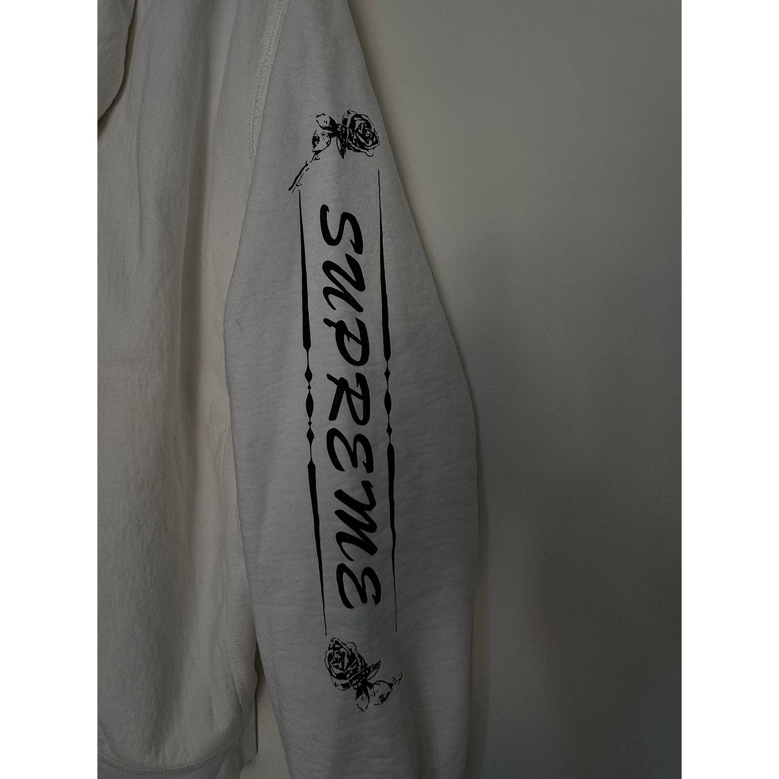 Supreme Supreme Rose White Hoodie FW16 Size US L / EU 52-54 / 3 - 3 Thumbnail