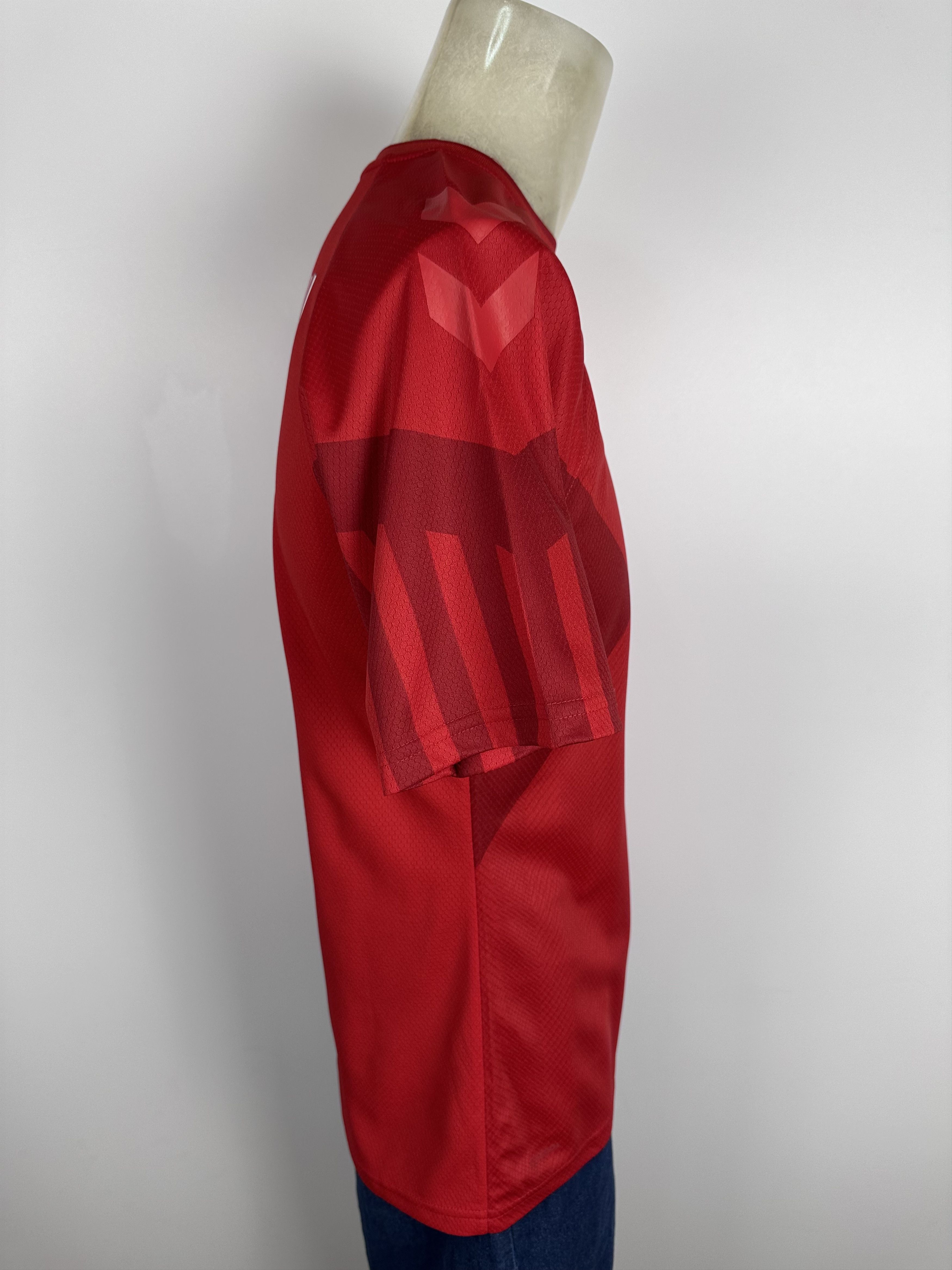 Hummel DENMARK 2022 2023 FOOTBALL SHIRT SOCCER JERSEY #25 LINDSTROM Size US S / EU 44-46 / 1 - 3 Thumbnail