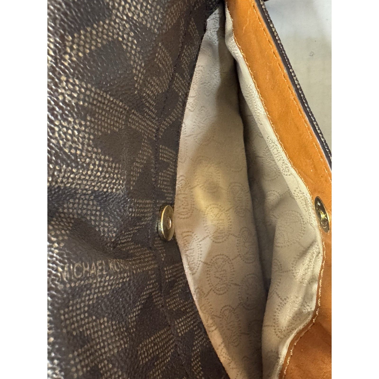 Michael Kors MICHAEL KORS Fulton Flap Gusset Crossbody Bag Purse RARE Size ONE SIZE - 10 Thumbnail