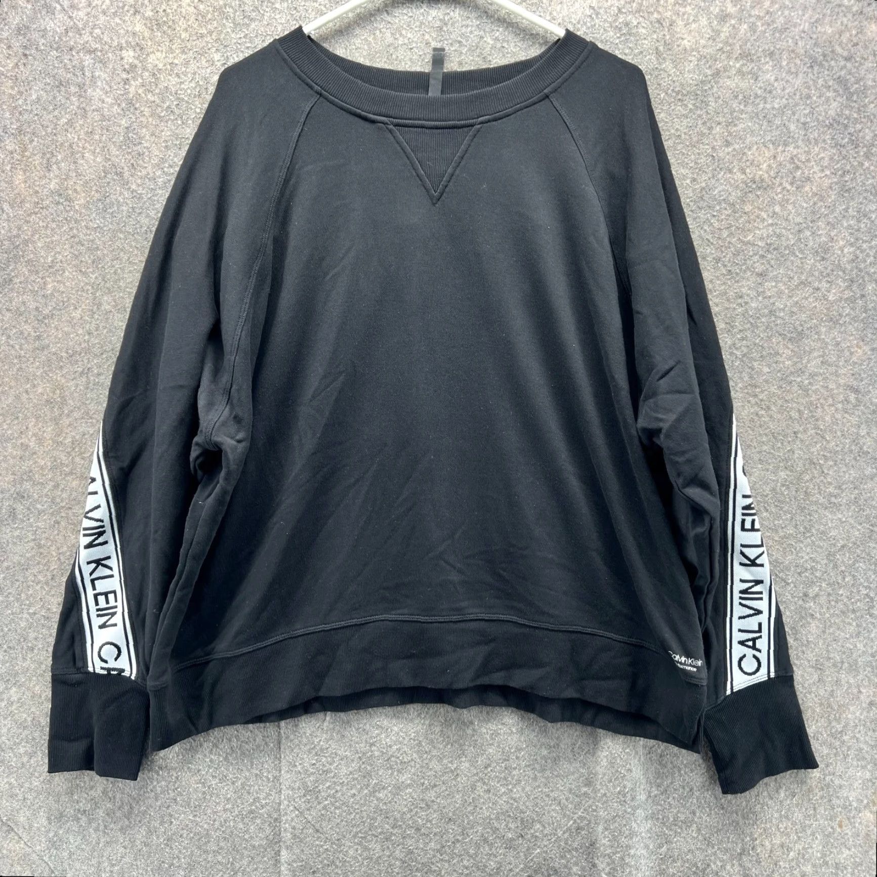 Calvin Klein VINTAGE Calvin Klein Sweater Womens 2X Black Crewneck Pullover Fleece Performance Fit Size XXL / US 16-18 / IT 52-54 - 2 Thumbnail