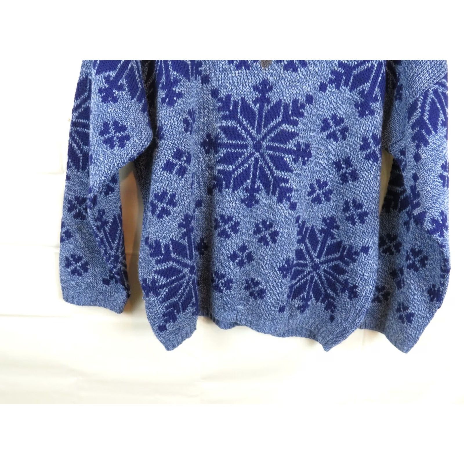 Vintage VINTAGE Rose USA Sweater Women Large Retro stain Blue snowflake Ugly Design Size L / US 10 / IT 46 - 2 Thumbnail