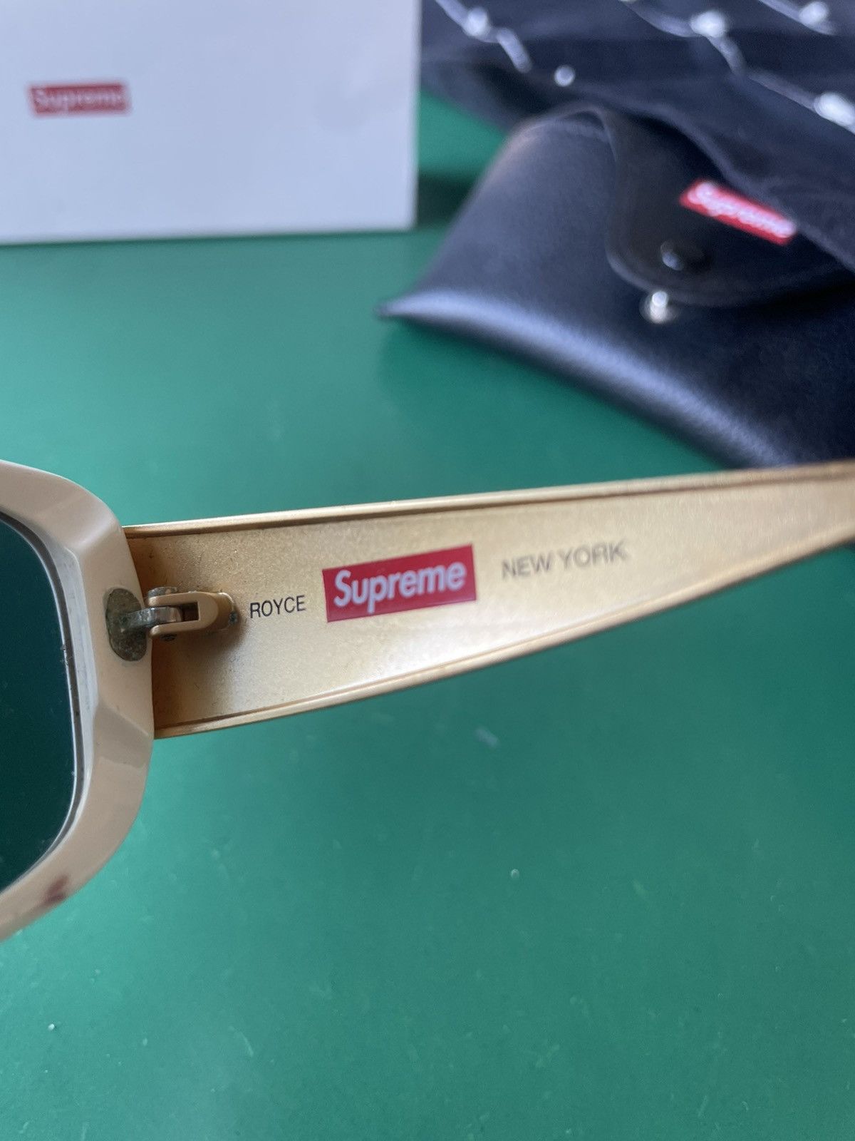 Supreme supreme royce sunglasses gold and white Size ONE SIZE - 6 Thumbnail