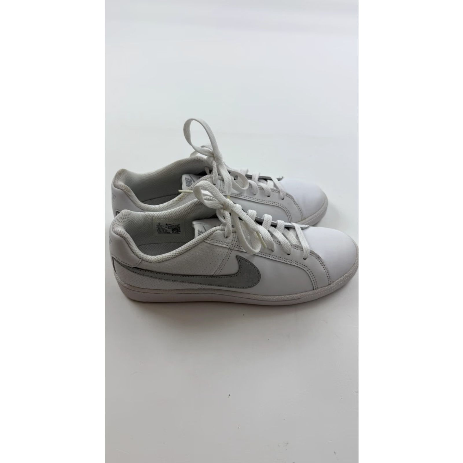Nike Nike Court Royale Shoes Womens Size 9 Classic Low Top 749867-100 Sneaker Size M / US 6-8 / IT 42-44 - 4 Thumbnail