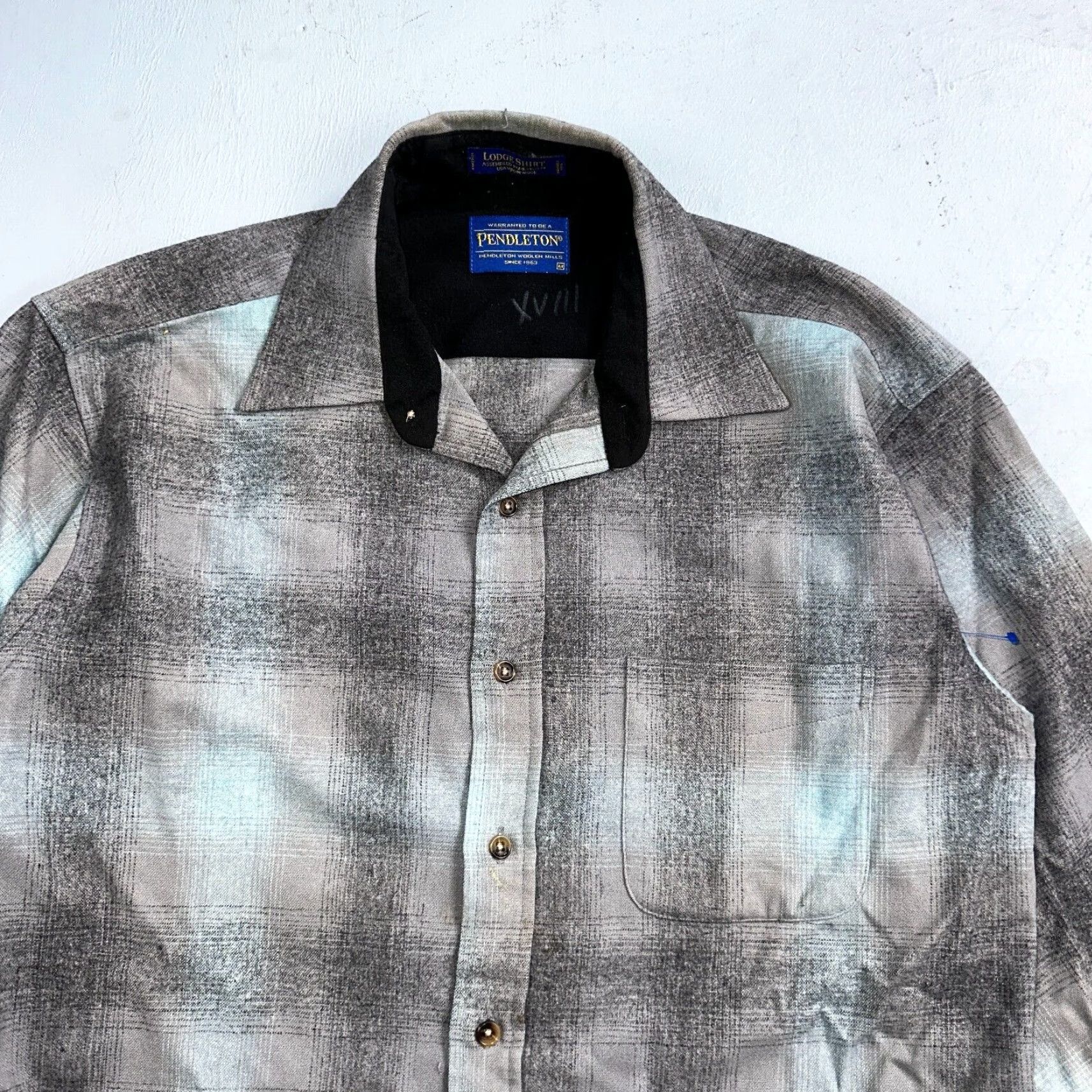 Pendleton VINTAGE Pendleton Men's Wool Plaid Button-Up Shirt Casual Fall Winter Cold Weather 90s Small Size US M / EU 48-50 / 2 - 3 Thumbnail