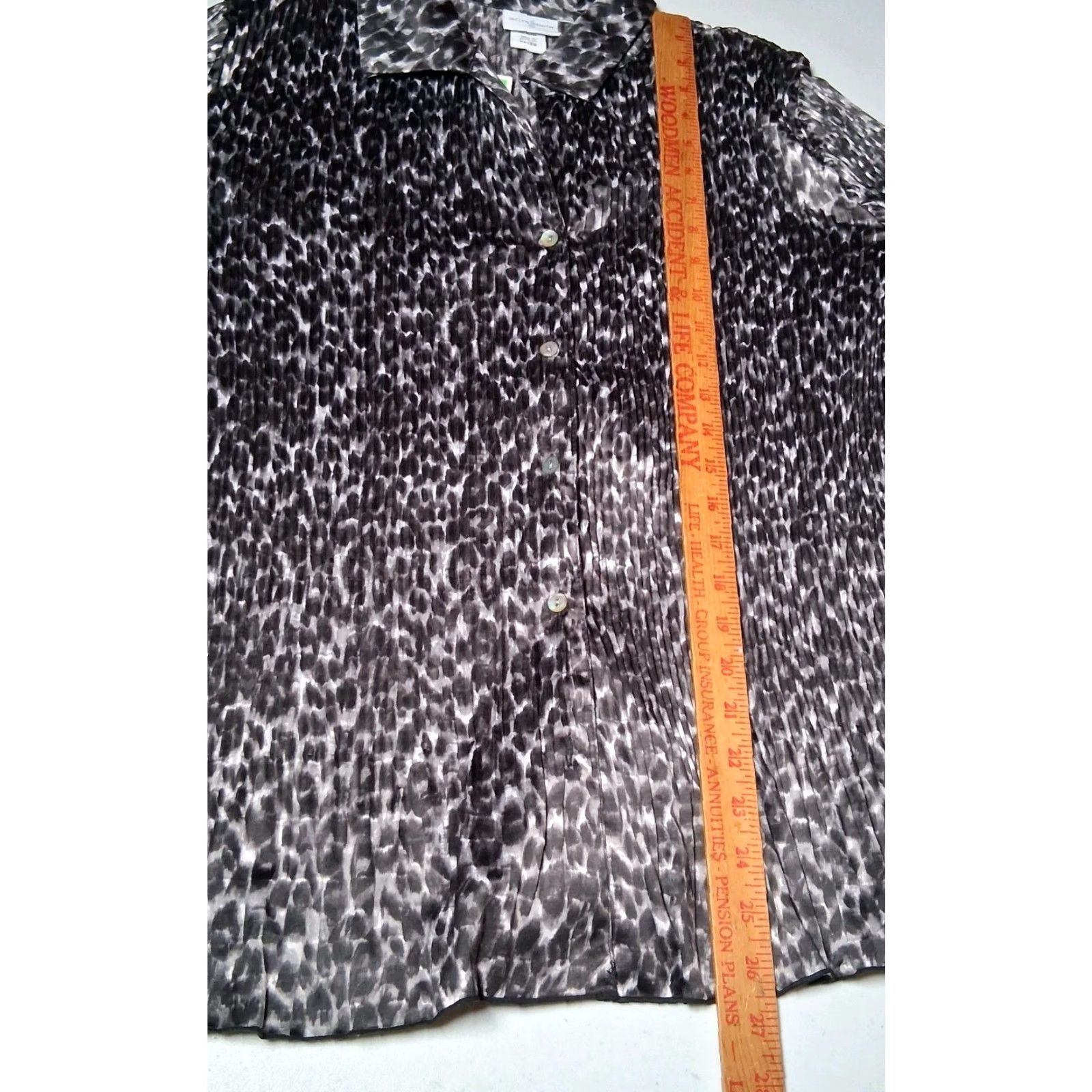Vintage Jaclyn Smith Blouse XL Black Cat Print Bell Sleeve Pleated Satin Polyester Button Collared Size XL / US 12-14 / IT 48-50 - 5 Thumbnail