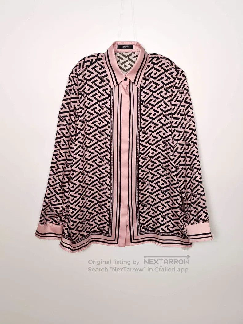 Versace Versace A silk shirt full of prints Size XS / US 0-2 / IT 36-38 - 1 Thumbnail