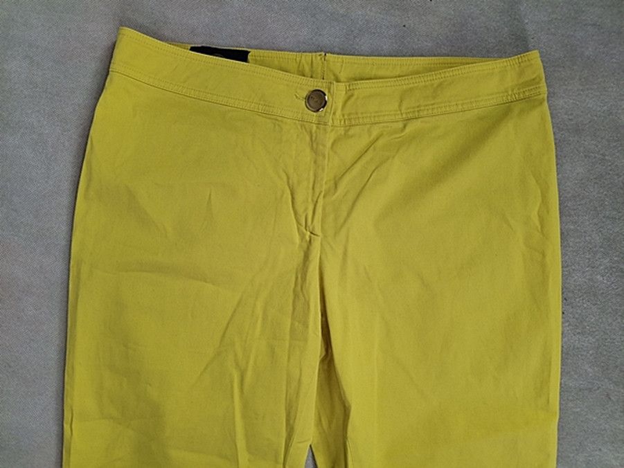 Versace Versace women's pants M/L Size 28" / US 6 / IT 42 - 2 Thumbnail
