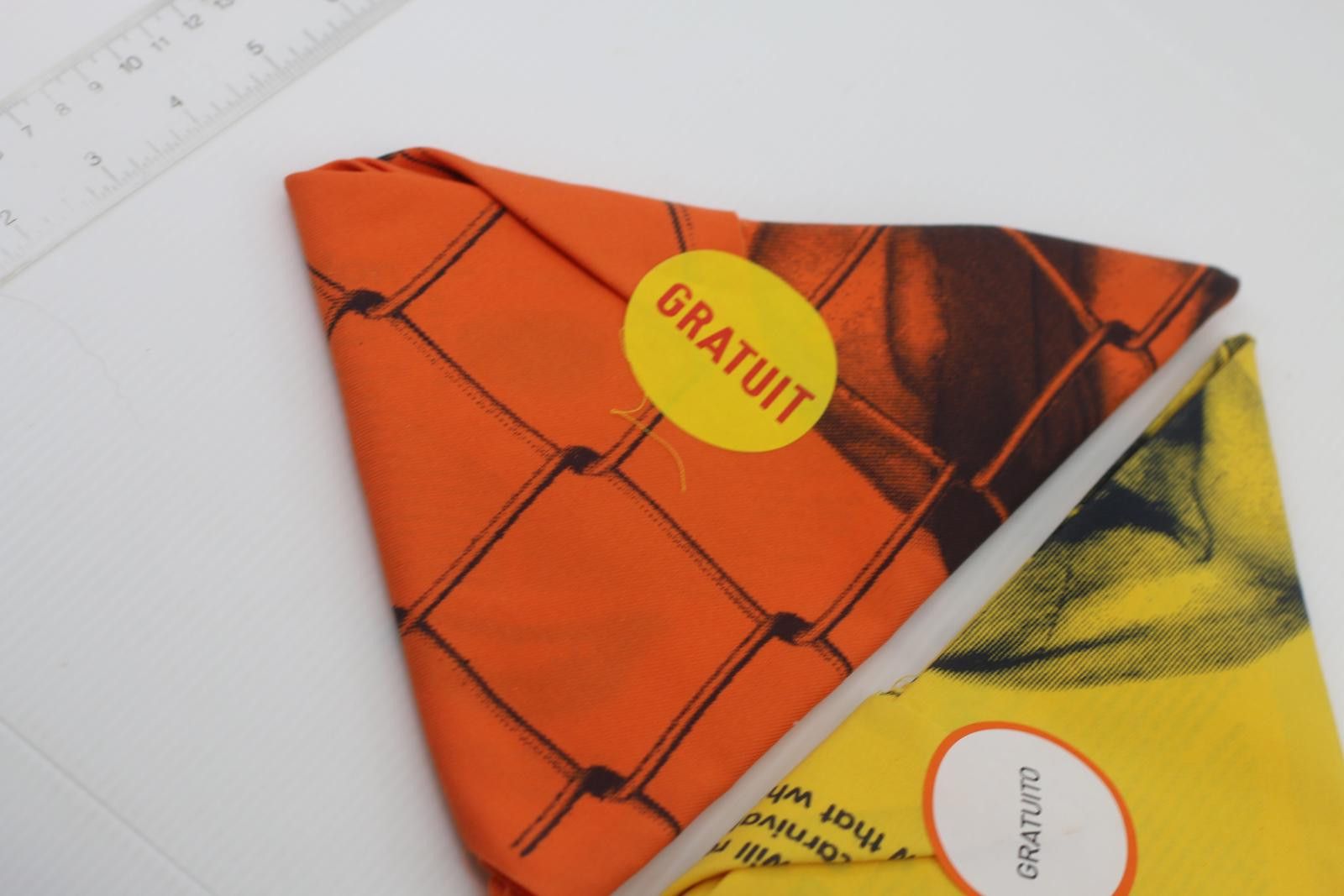 The Unbranded Brand Vintage Promotional Bandana Lot – “GRATUIT” Graphic Scarves Size ONE SIZE - 3 Thumbnail