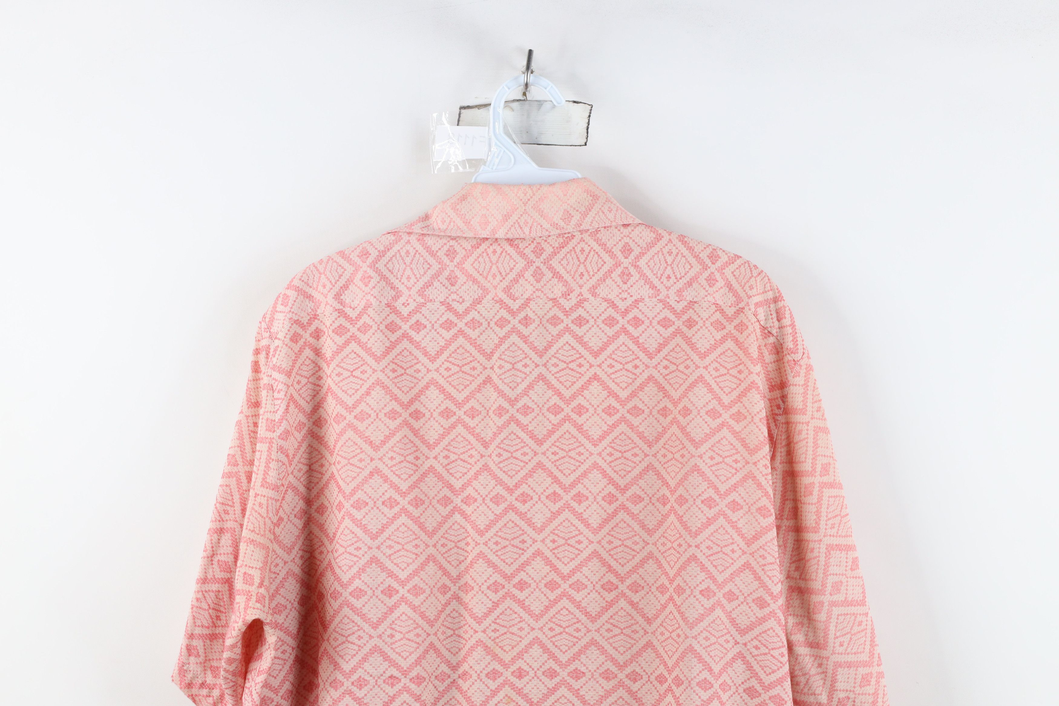 Vintage Vintage 60s Macys Geometric Collared Button Shirt Pink USA Size US XL / EU 56 / 4 - 14 Thumbnail