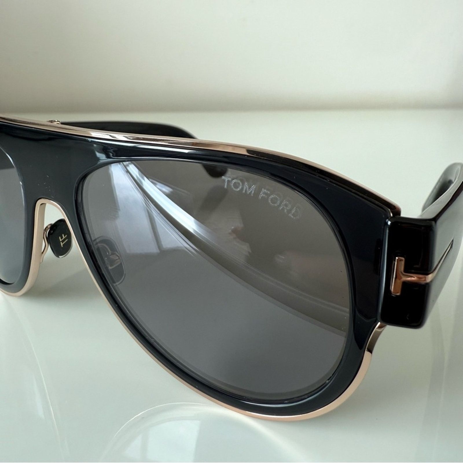 Tom Ford NEW!!! Tom Ford Lyle-02 TF1074 01C unisex sunglasses 580$ Size ONE SIZE - 4 Thumbnail