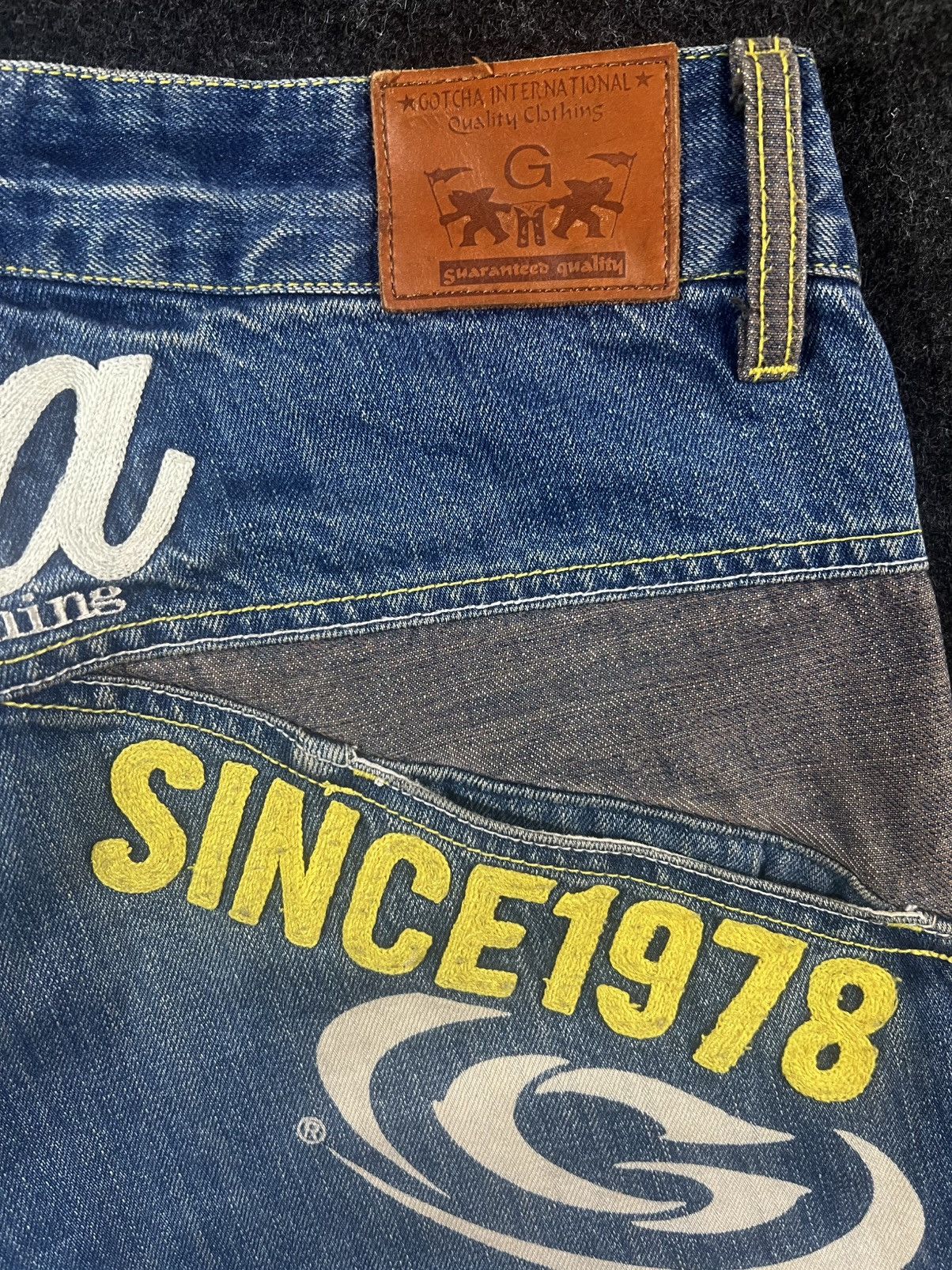 Japanese Brand Gotcha surf vintage embroidered faded big pocket jeans Size US 34 / EU 50 - 6 Thumbnail