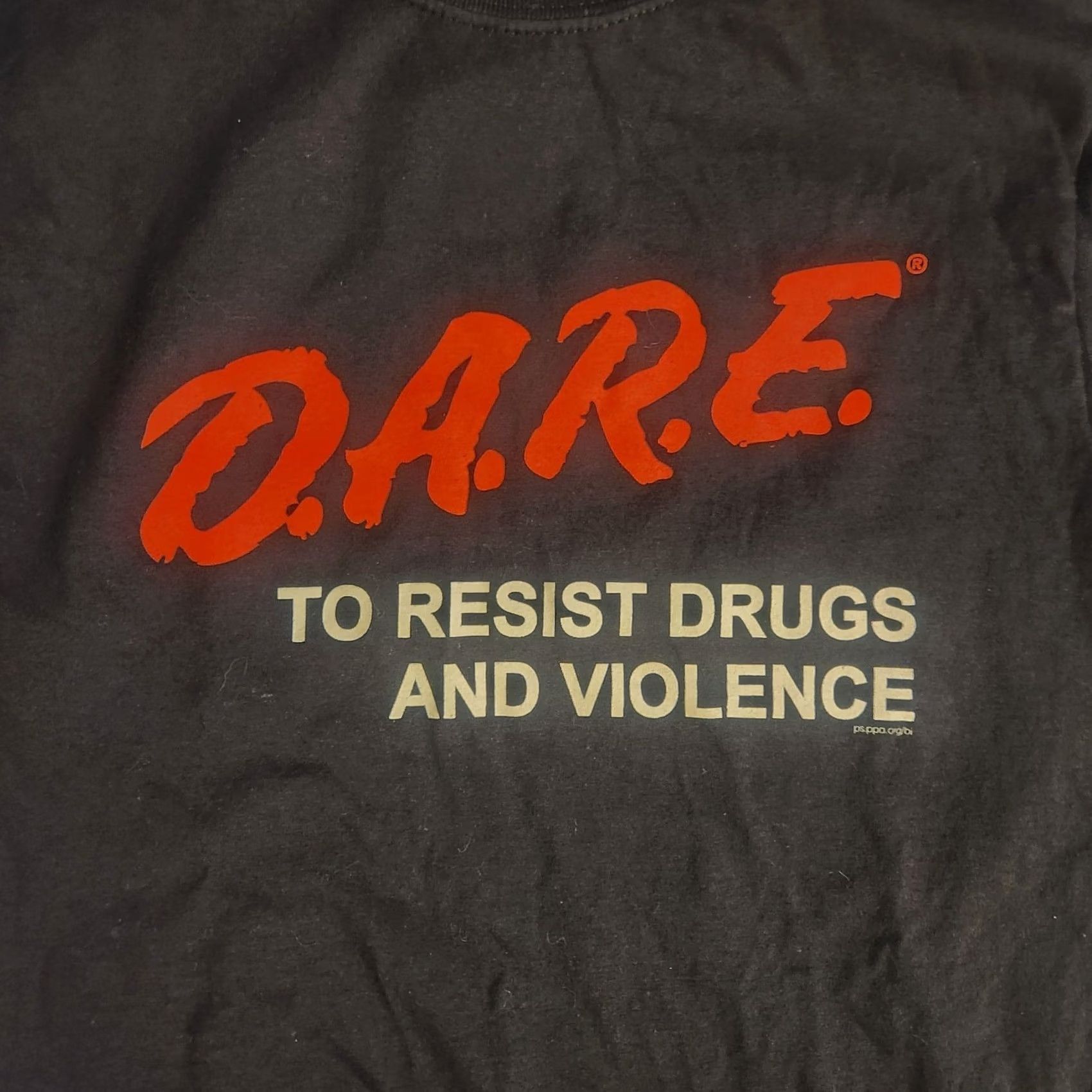 Gildan VINTAGE DARE T Shirt Tee Sz Small Resist Drugs And Violence Y2K Classic Shirt Unisex Adults Black 1990s Graphic Print Cowboy USA Mens Womens Size US S / EU 44-46 / 1 - 2 Thumbnail