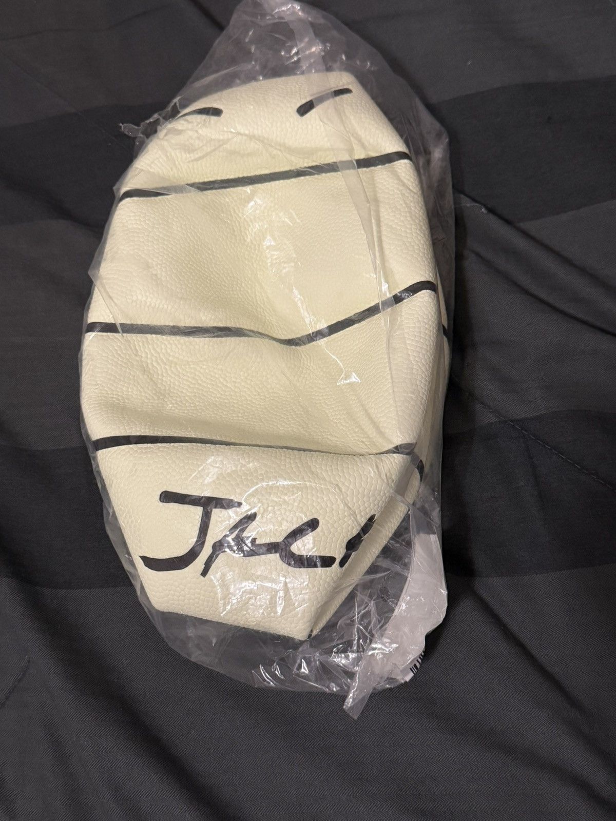 Travis Scott smiley glow in the dark basketball Size ONE SIZE - 1 Thumbnail