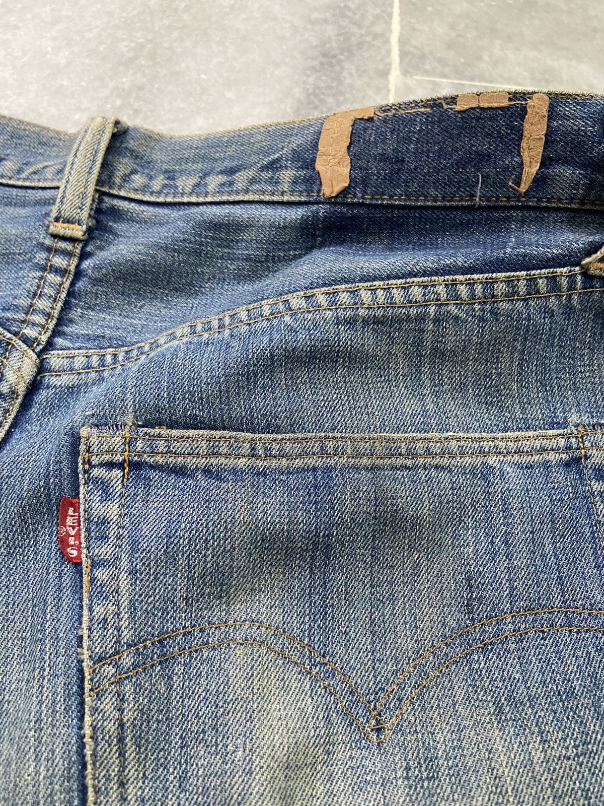 Levi's Vintage 70s Levis 501 BIG E Selvedge Button #6 denim Jeans Size US 32 / EU 48 - 8 Thumbnail