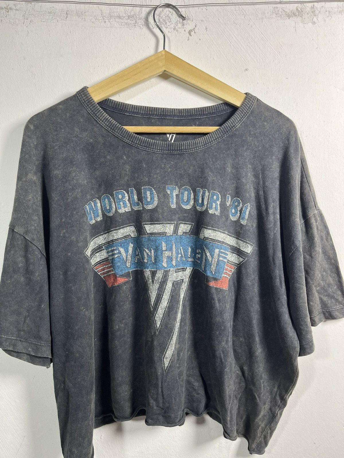 Band Tees VAN HALEN WORLD TOUR 2018 KICK ASS Size XL / US 12-14 / IT 48-50 - 1 Thumbnail
