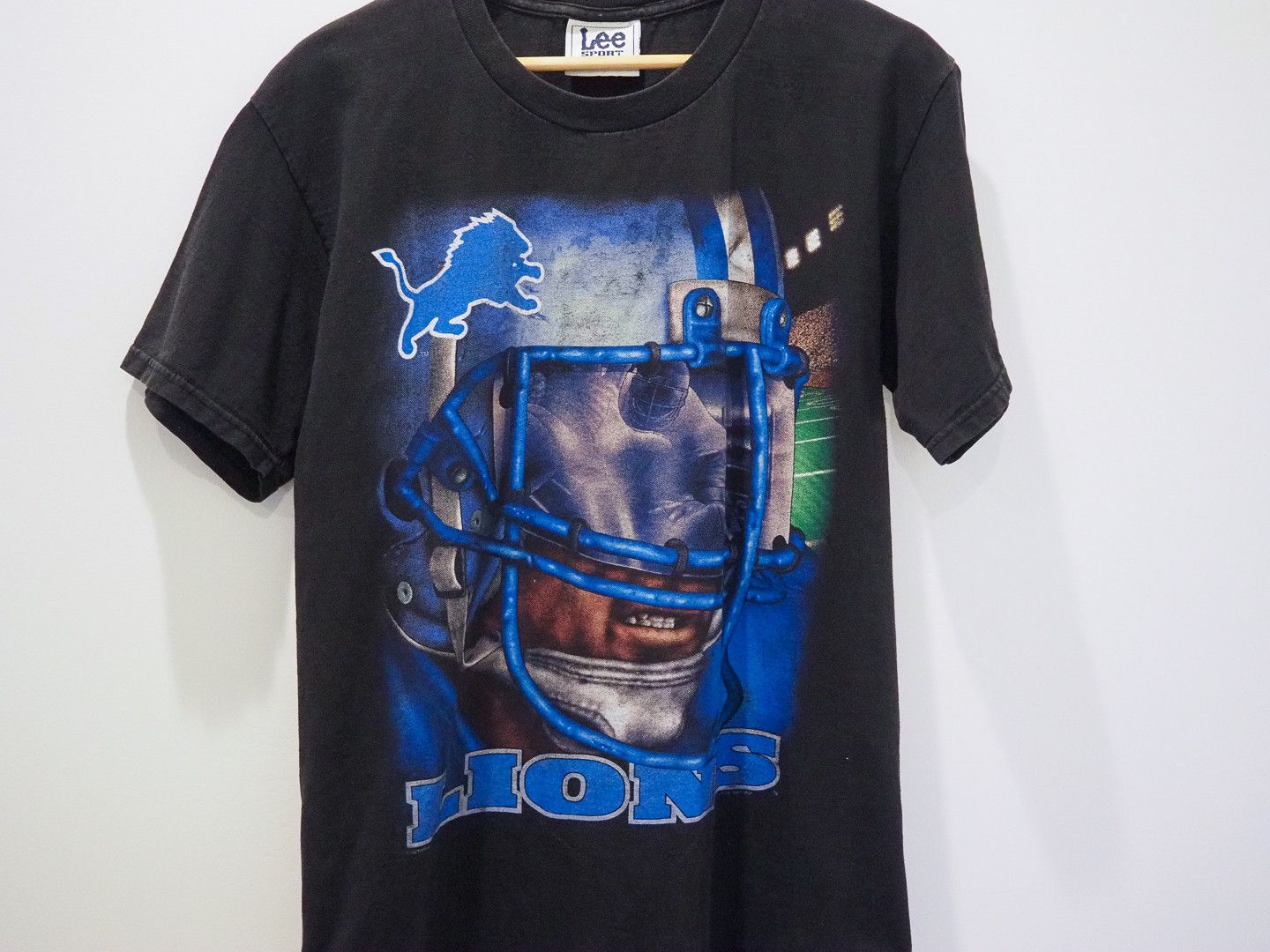 1996 Detroit Lions NFL T-Shirt Nutmeg Mills Facemask Graphic