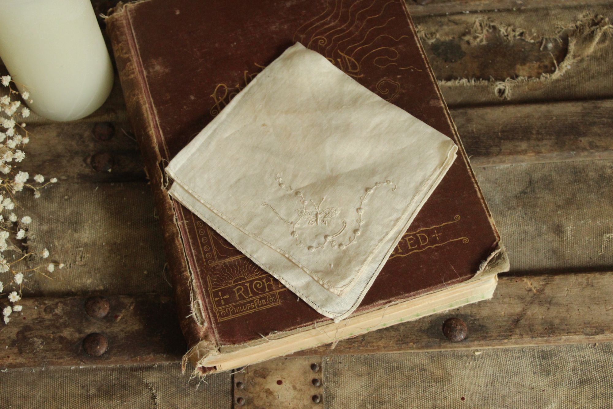 Vintage Vintage 1930s Handkerchief, Hand Plant Dyed Vintage Hankie Size ONE SIZE - 7 Thumbnail