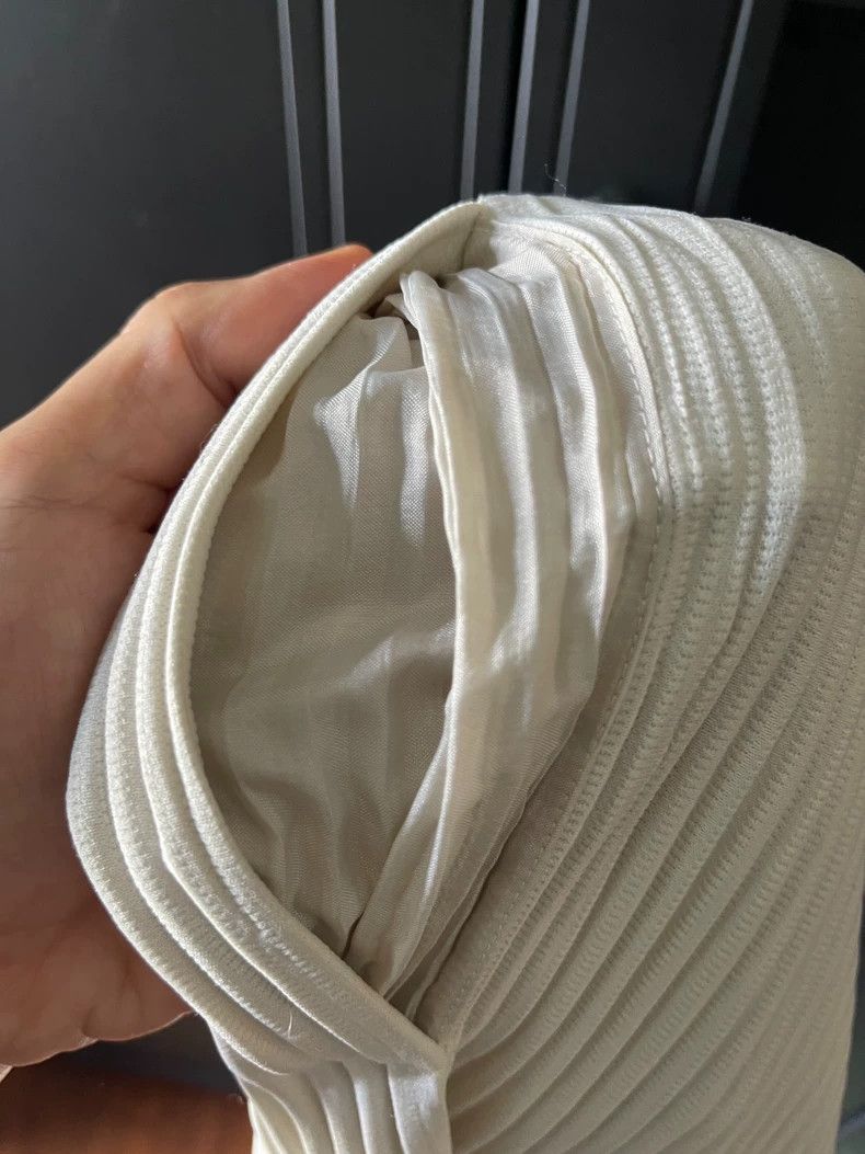 Issey Miyake Issey Miyake size:2 Off-white pleated trousers Size US 28 / EU 44 - 8 Thumbnail