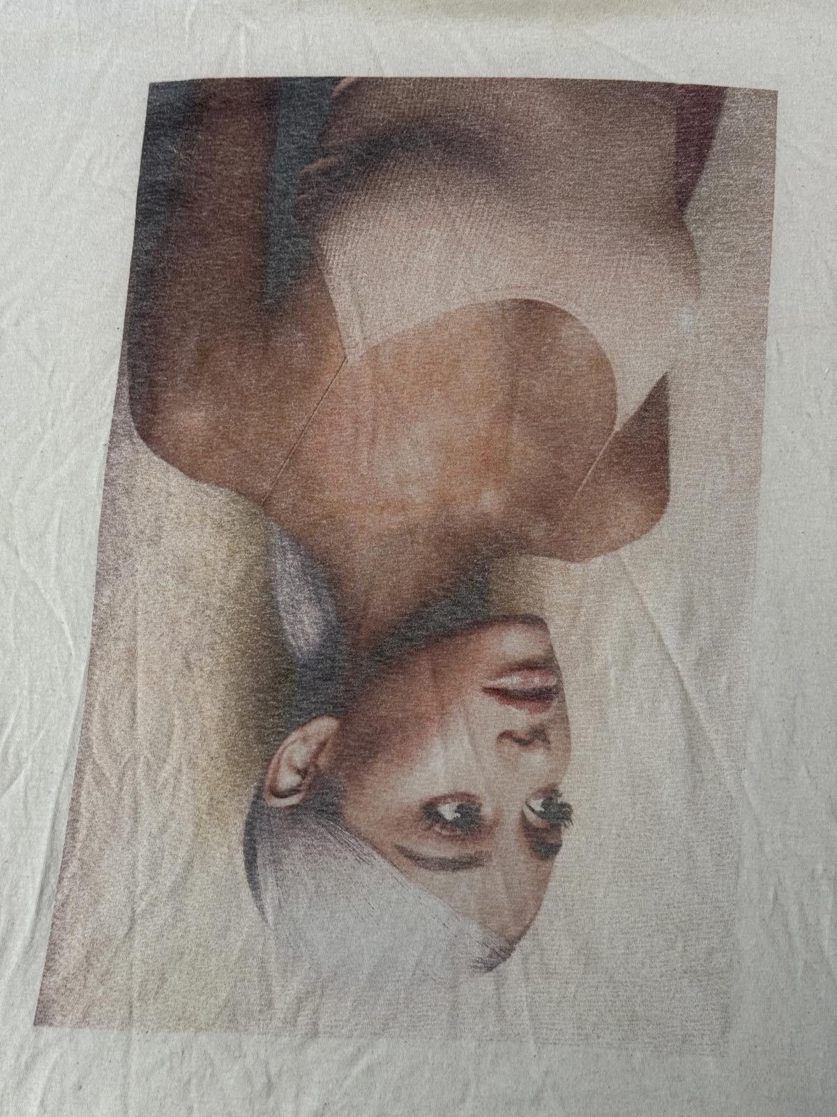 Designer Ariana Grande T-shirt Sweetener Tour Upside Down - 18 Size US L / EU 52-54 / 3 - 4 Thumbnail