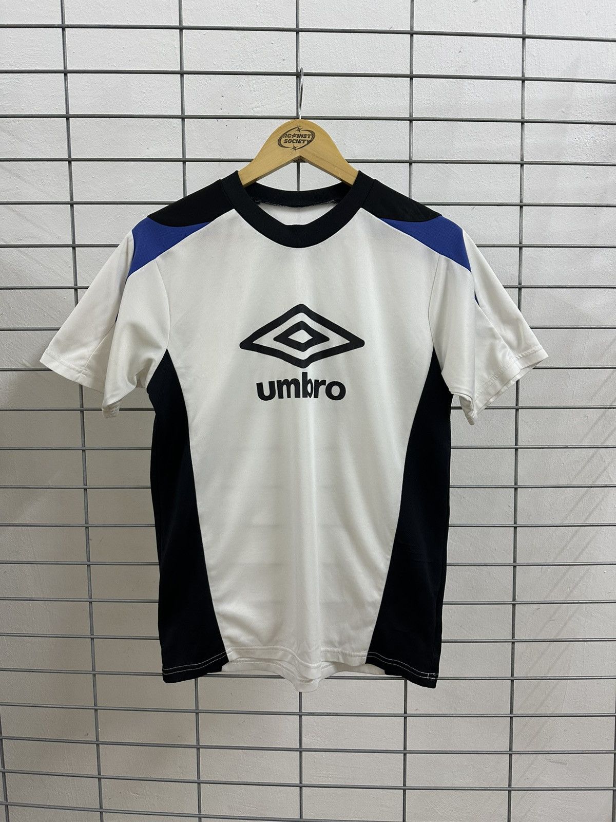 Umbro Rare Umbro Inter Milan Colourway Jersey By Descente Size US M / EU 48-50 / 2 - 1 Thumbnail
