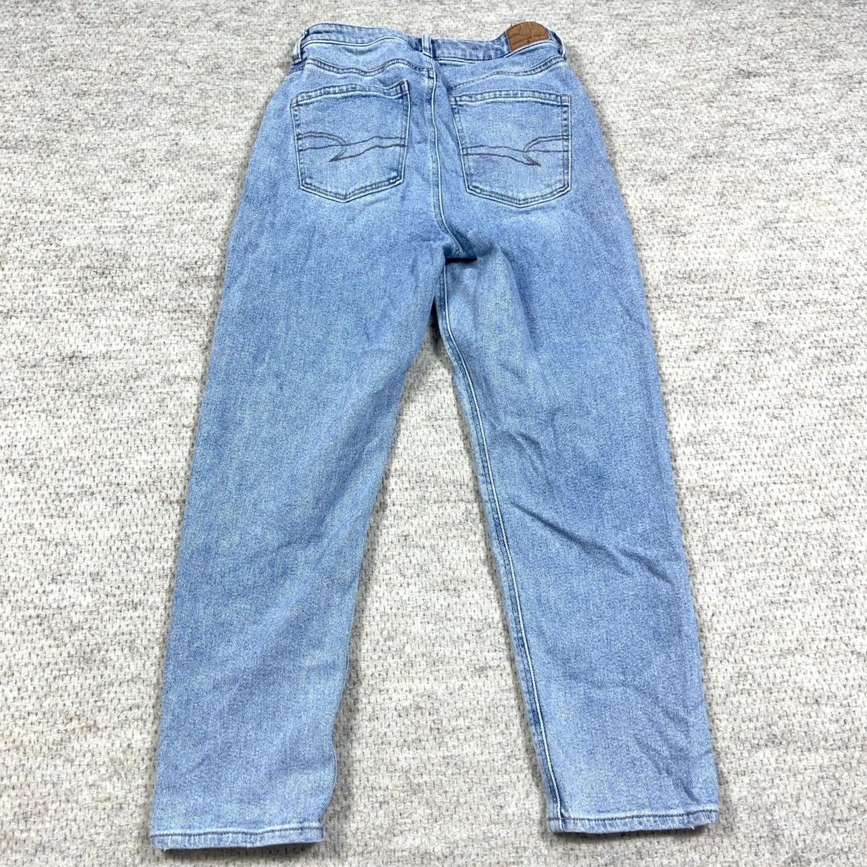 American Eagle Outfitters American Eagle Outfitters Jeans Women 4 Short High Rise Blue 25x25 Mom Denim Distressed 5-Pocket Leather Logo N/A Size 27" / US 4 / IT 40 - 2 Thumbnail