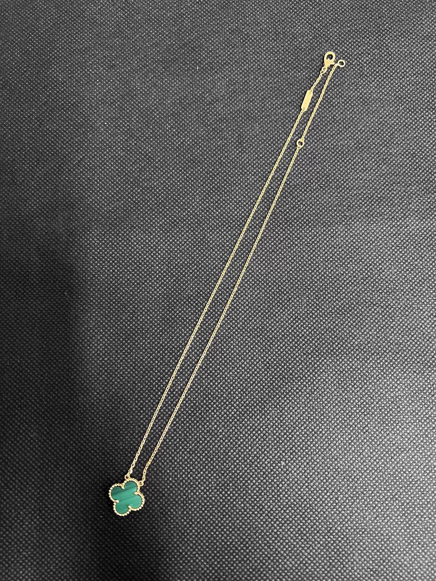 Van Cleef & Arpels VC&A Alhambra Vintage 18K Gold Malachite Necklace Size ONE SIZE - 1 Thumbnail