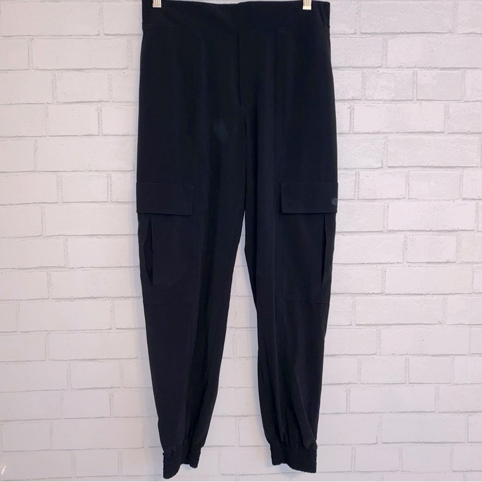 Athleta ATHLETA $98 Chelsea Utility Cargo Jogger Black Sz 4 EUC Size 27" / US 4 / IT 40 - 8 Thumbnail