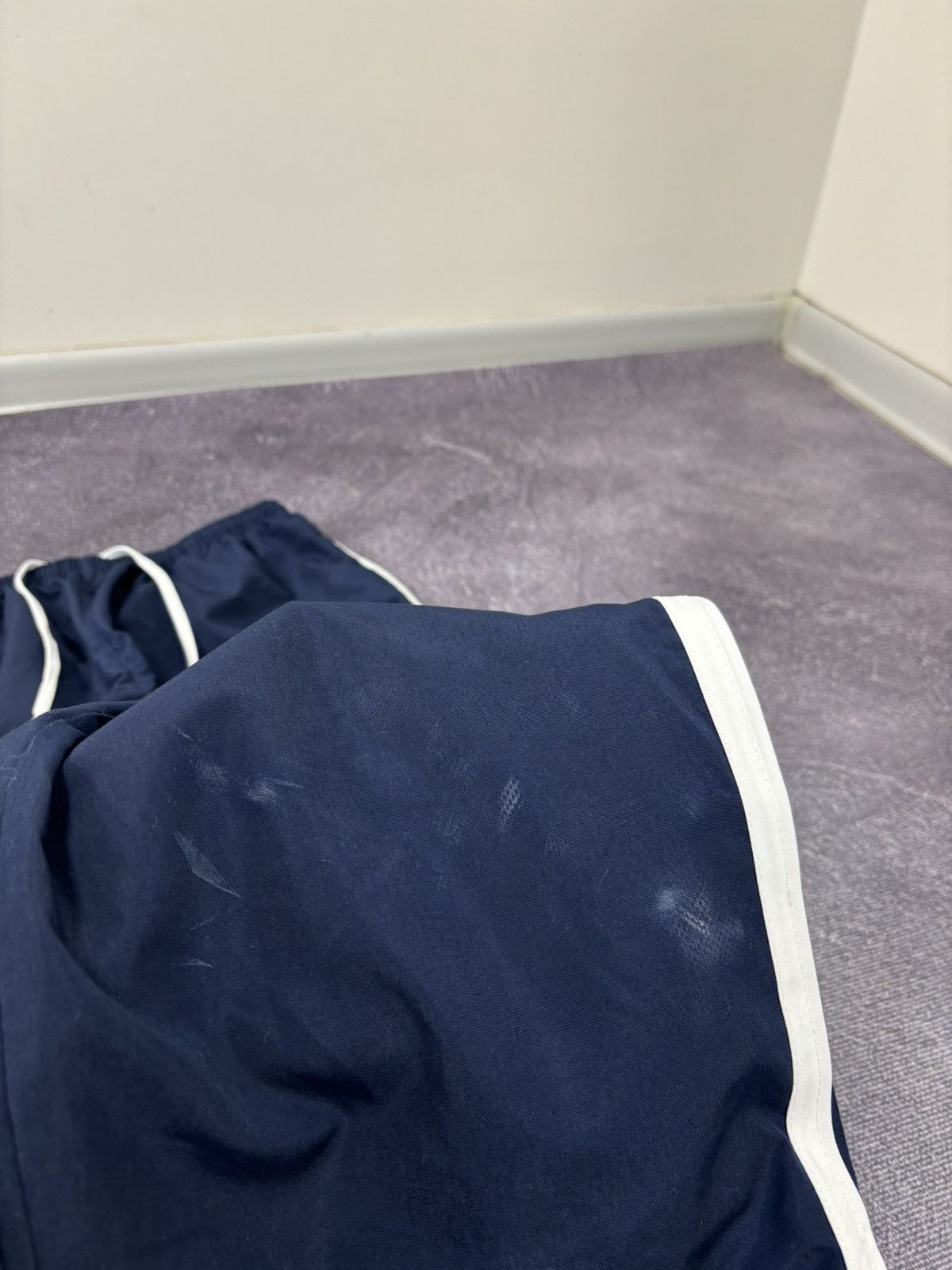Nike Vintage Nike Y2K Navy/White Hype Nylon Baggy Track Pants Size US 32 / EU 48 - 6 Thumbnail